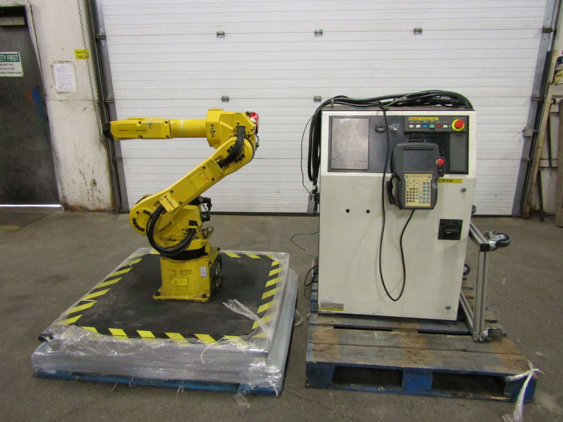 2003 Fanuc M-6IB with R-J3IB Controller Robotic System with Pendant Controller and cables MINT