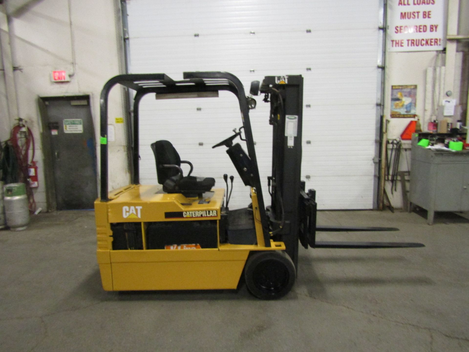 CAT 4000lbs Capacity 3-wheel Electric Forklift with sideshift and 3-stage mast