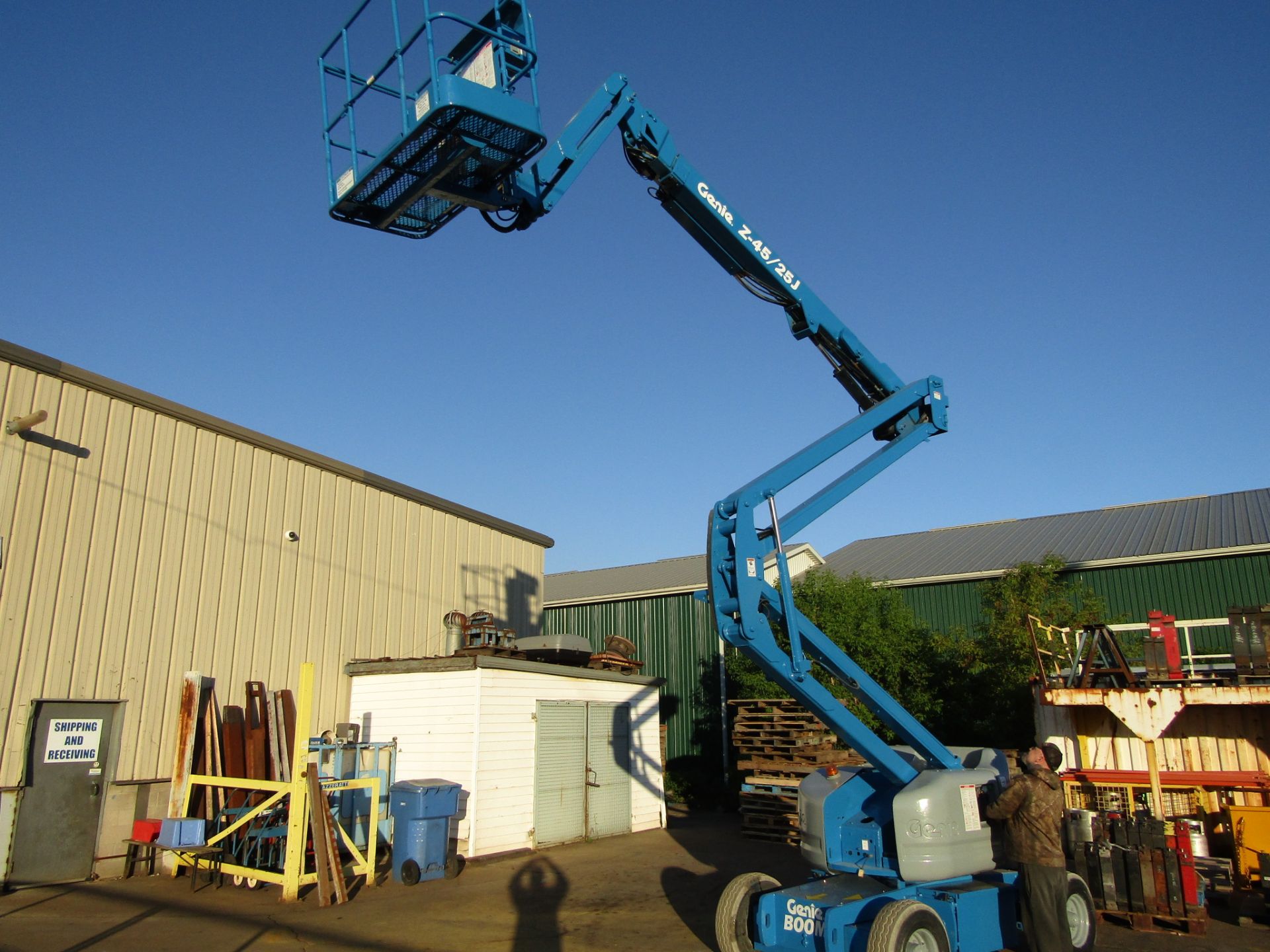 MINT Genie Zoom Boom Articulating Lift model Z-45/25J 45' height Electric LOW HOURS with non-marking