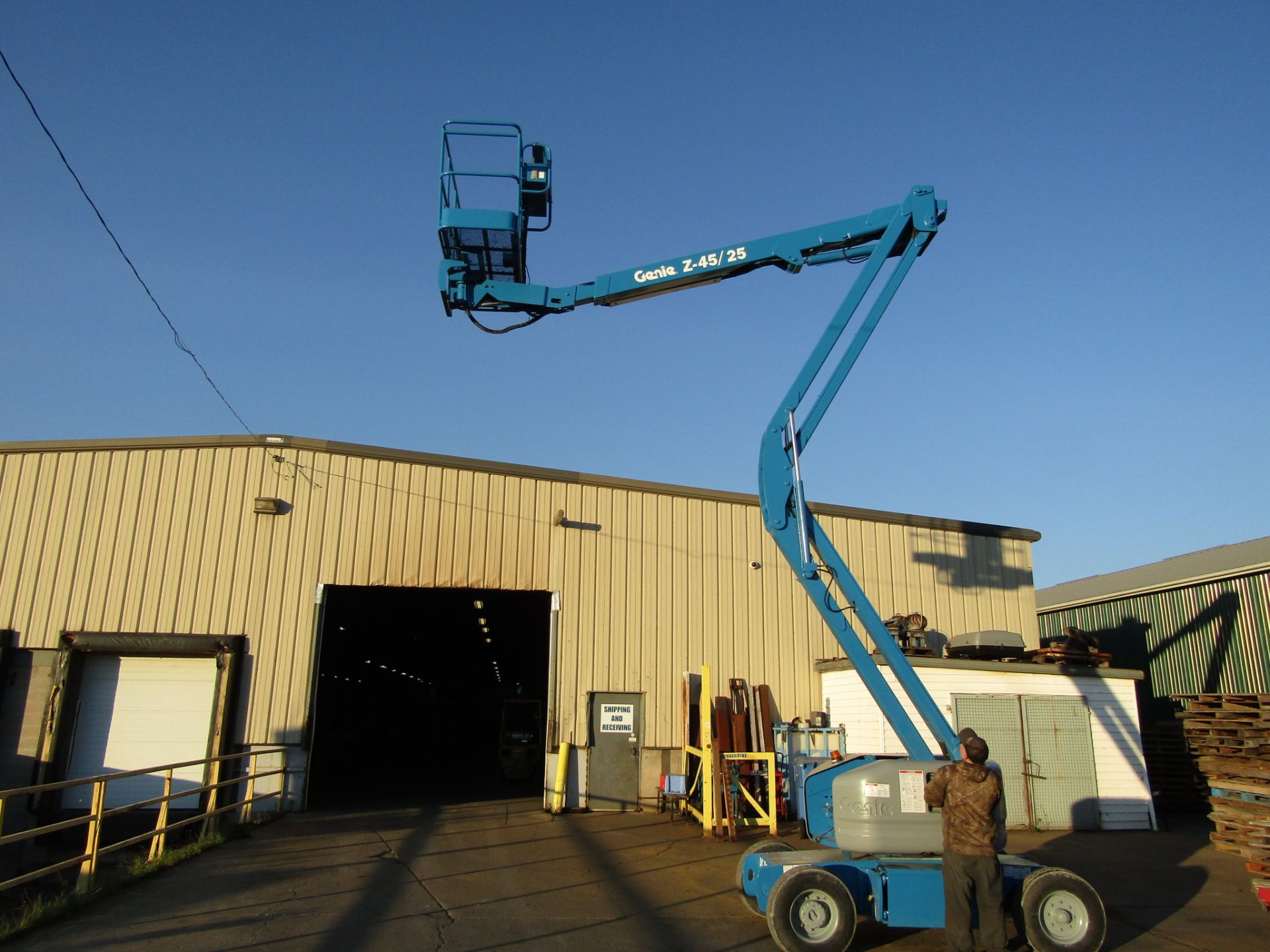 MINT Genie Zoom Boom Articulating Lift model Z-45/25 45' height Electric LOW HOURS with non-marking