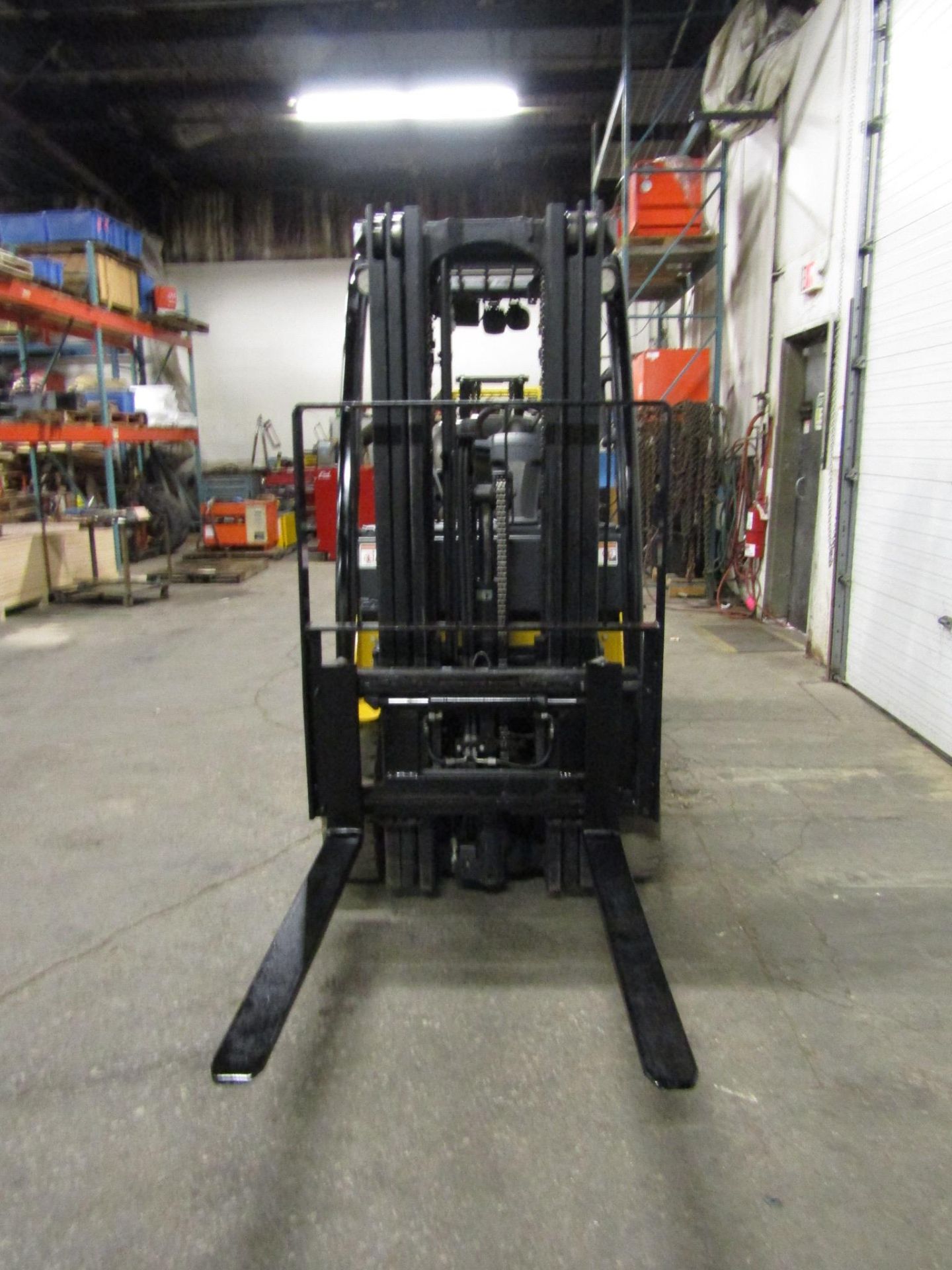 2013 Yale 5000lbs Capacity Forklift with 3-stage mast and sideshift - LPG (propane) (no propane tank - Image 2 of 2