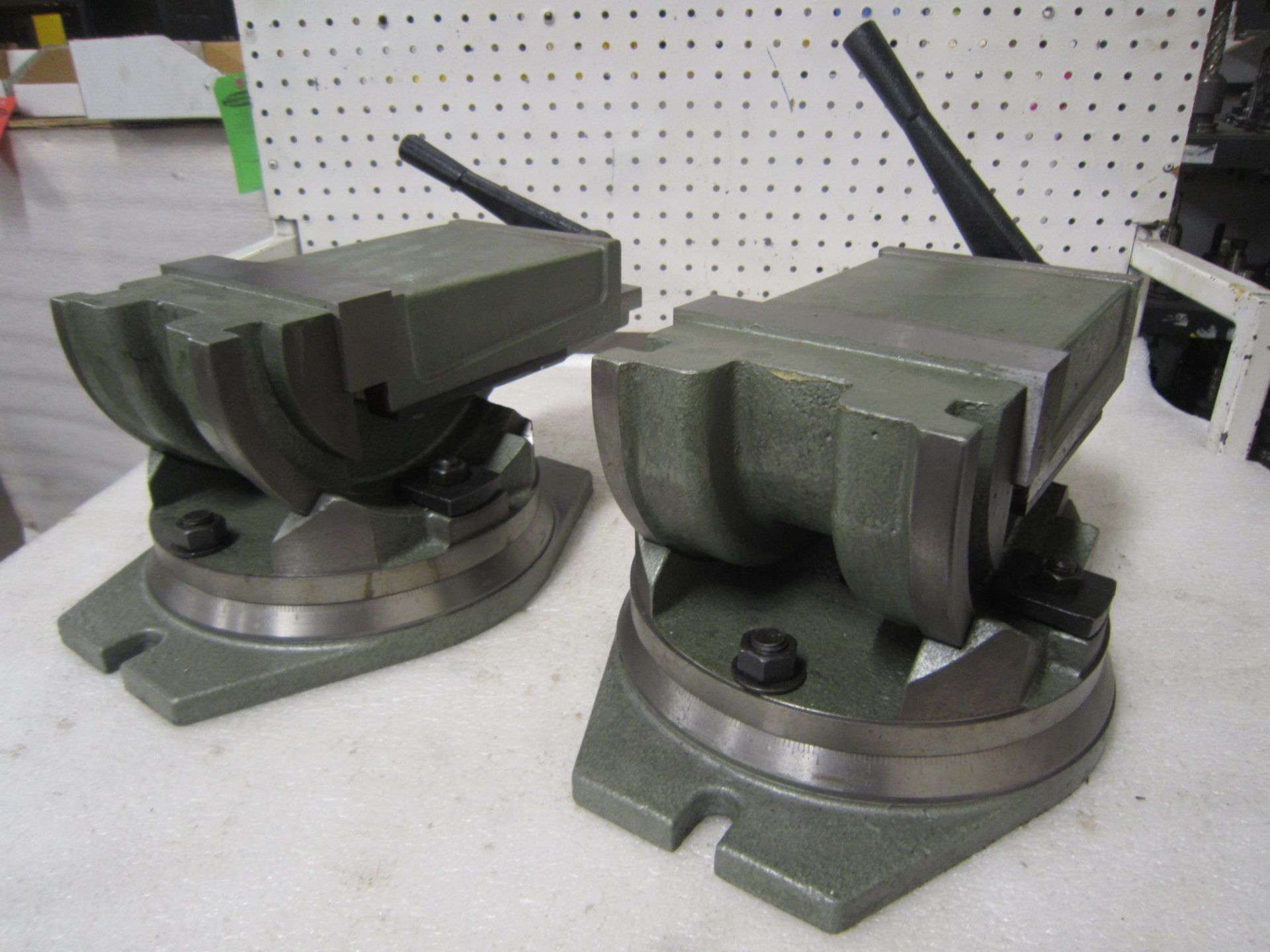 Lot of 2 (2 units) MINT & UNUSED 6" Machine Vise Unit fully swivels and tilts