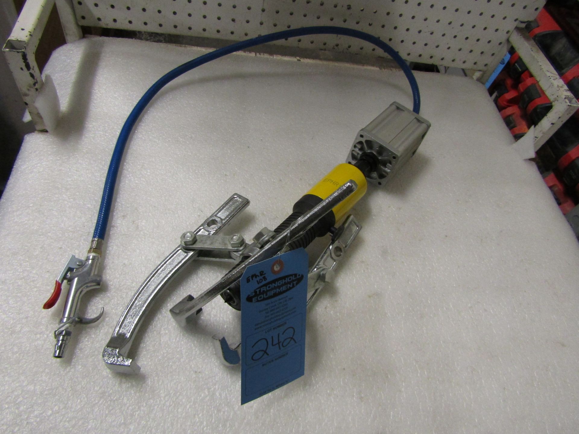 model EPHR108 Pneumatic / Air over Hydraulic Bearing Puller with 5 ton capacity MINT