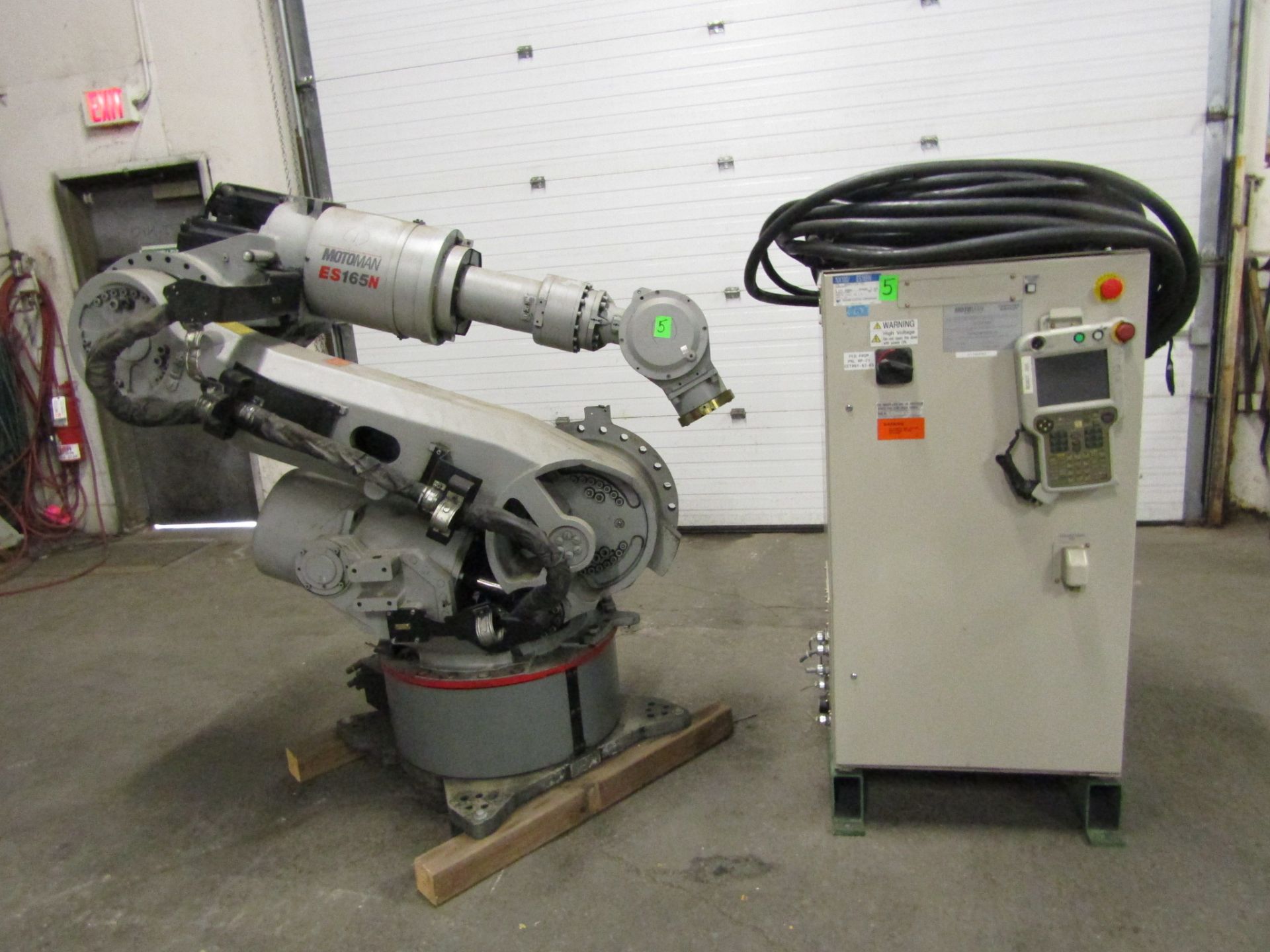 2008 Motoman ES165N Robot 165kg Capacity with Controller COMPLETE with Teach Pendant, Cables, LOW