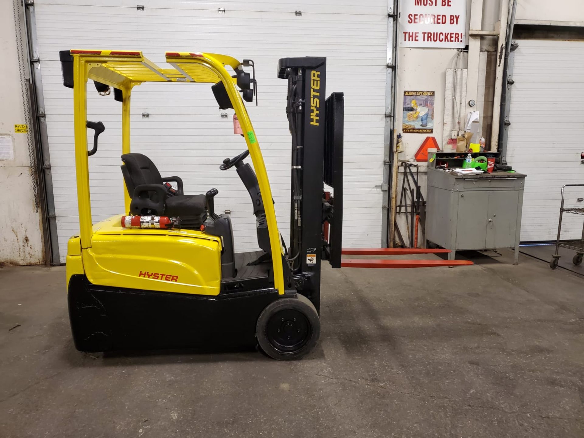 2011 Hyster 3000lbs Electric Forklift with sideshift 3-wheel unit