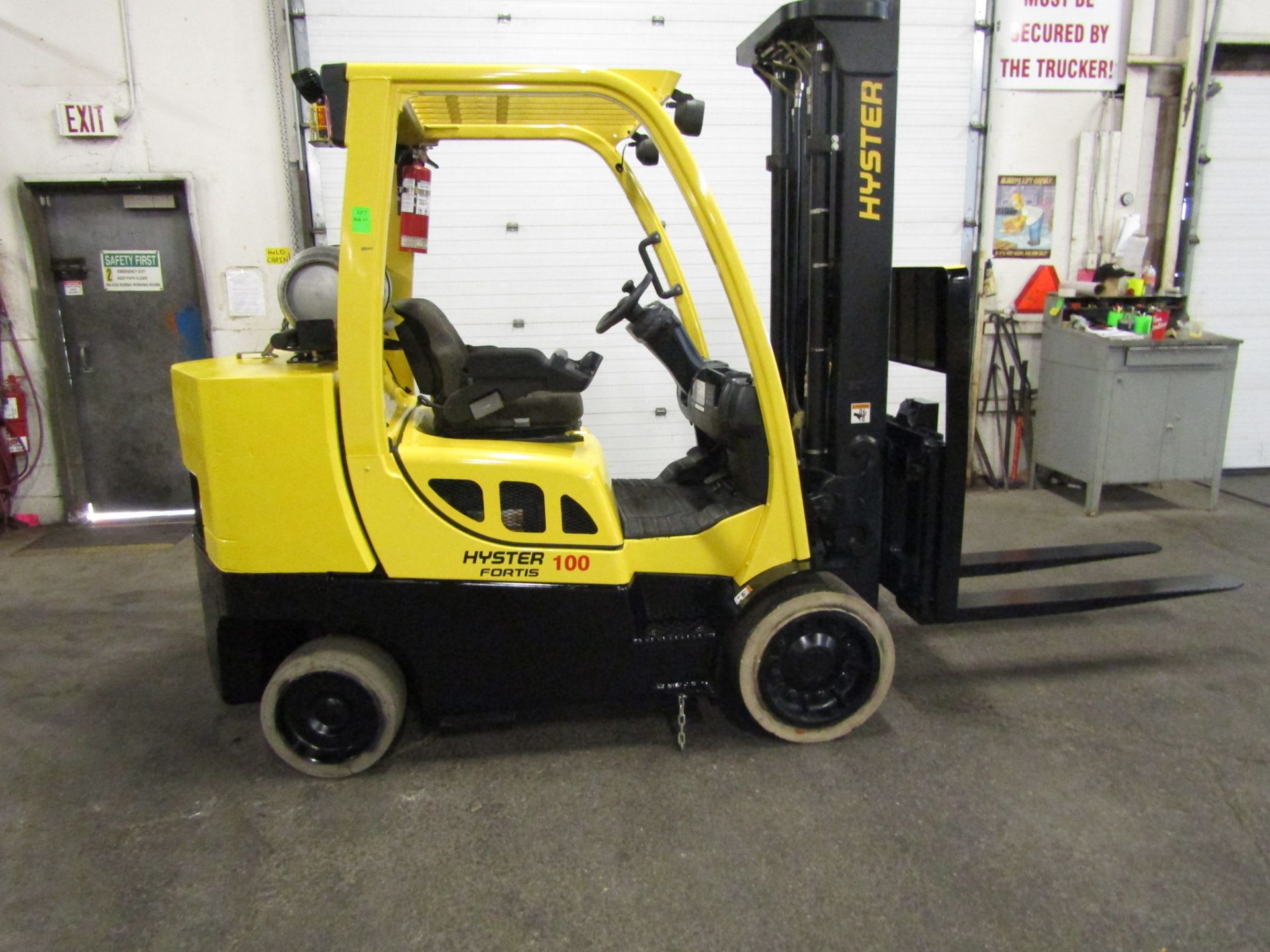 2008 Hyster 10000lbs capacity Forklift LPG (propane) with sideshift with 54" forks (no tank