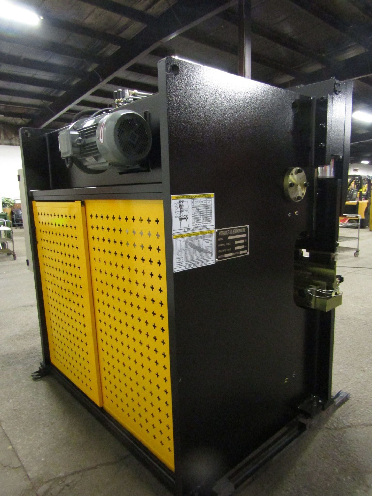 Bernardo Hydraulic Press Brake 100 ton capacity 80" bed - 480/575V 3 phase with CNC back gauge - Image 3 of 4