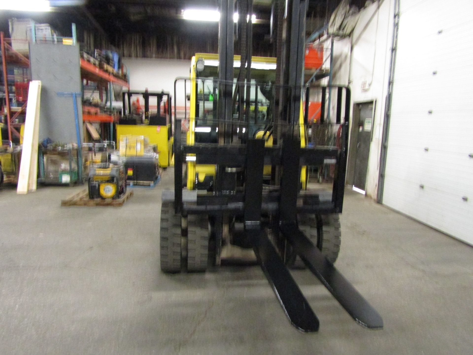 2013 Hyster 11000lbs OUTDOOR Forklift - Diesel Powered with FULL CAB and Heater - Image 2 of 3