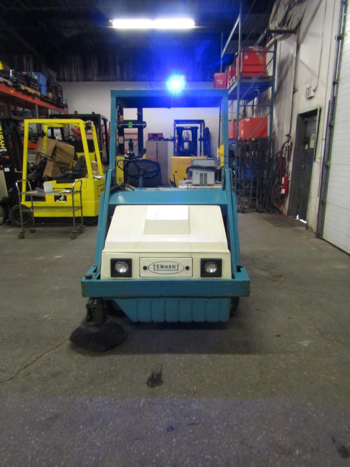 Tennant 235E Ride On Power Sweeper -Operated Cleaning Machine - Electric with LOW HOURS - Image 3 of 3