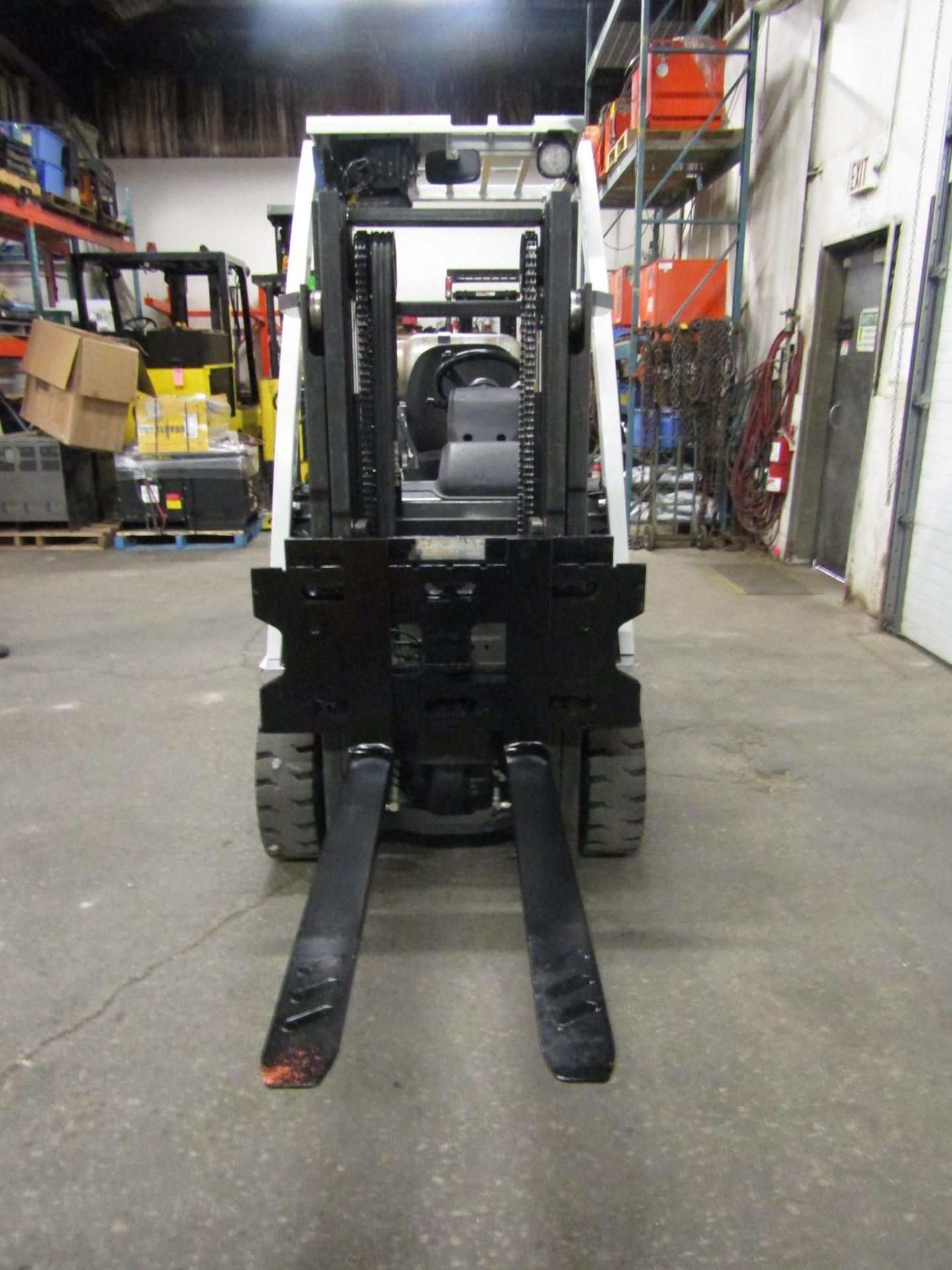 2014 Nissan Unicarriers 5000lbs Capacity Forklift LPG (propane) with TRUCKER MAST and built in DIGIT - Image 2 of 2