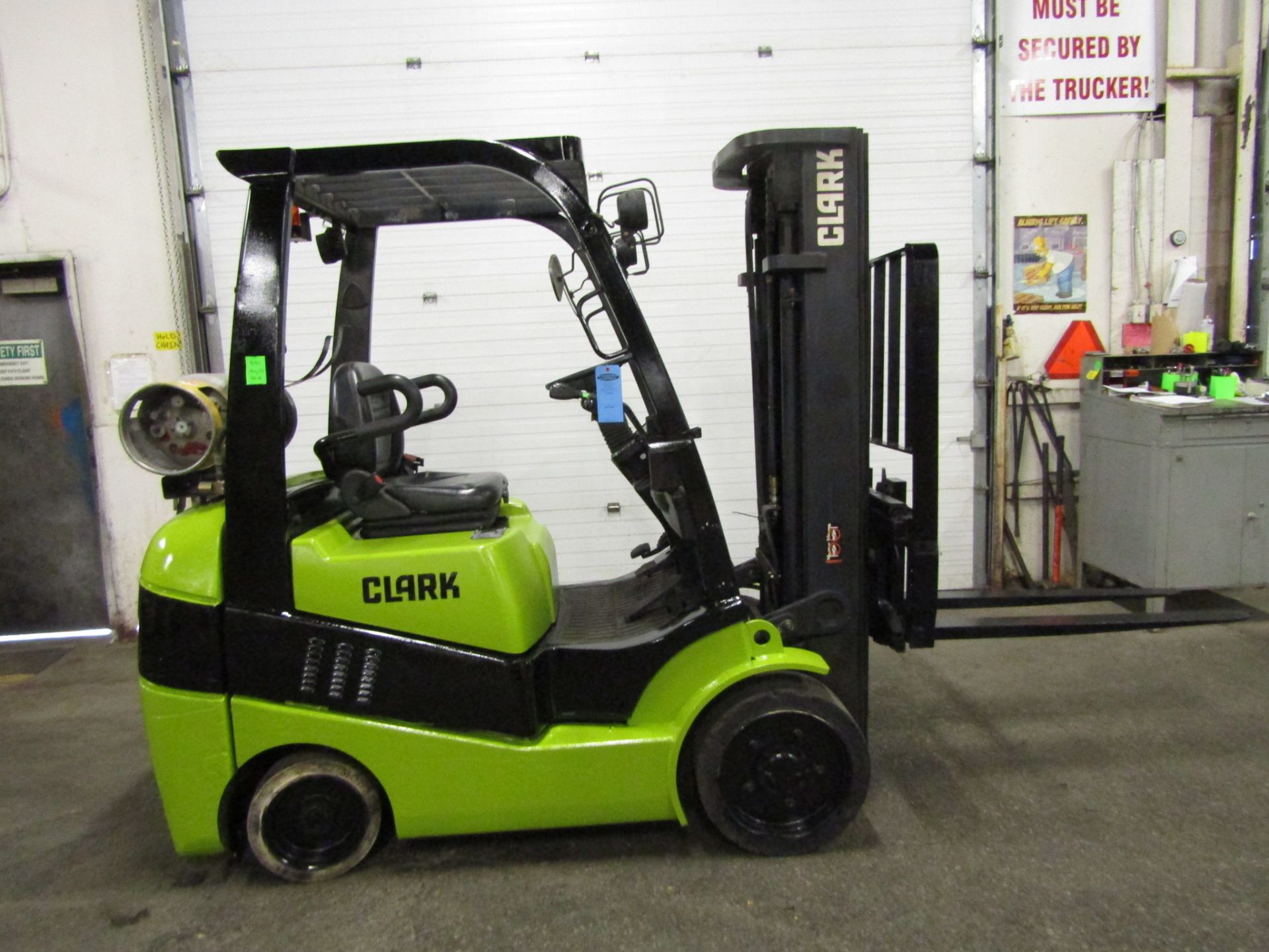 2014 Clark 5000lbs Capacity Forklift with 3-stage mast and sideshift - LPG (propane) AMAZING LOW