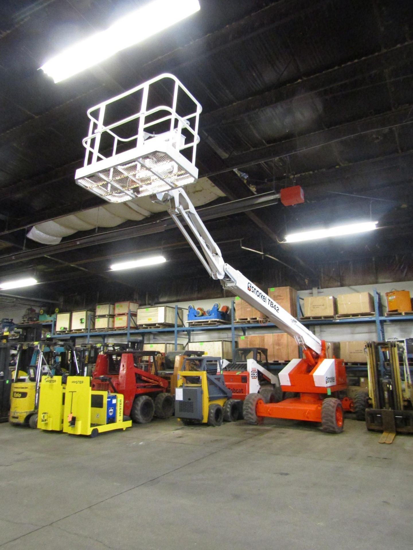 FREE CUSTOMS DOCS & 0 DUTY FEES - MINT 2005 Snorkel Boom Lift model TB-42 JCU with 42' platform - Image 4 of 4