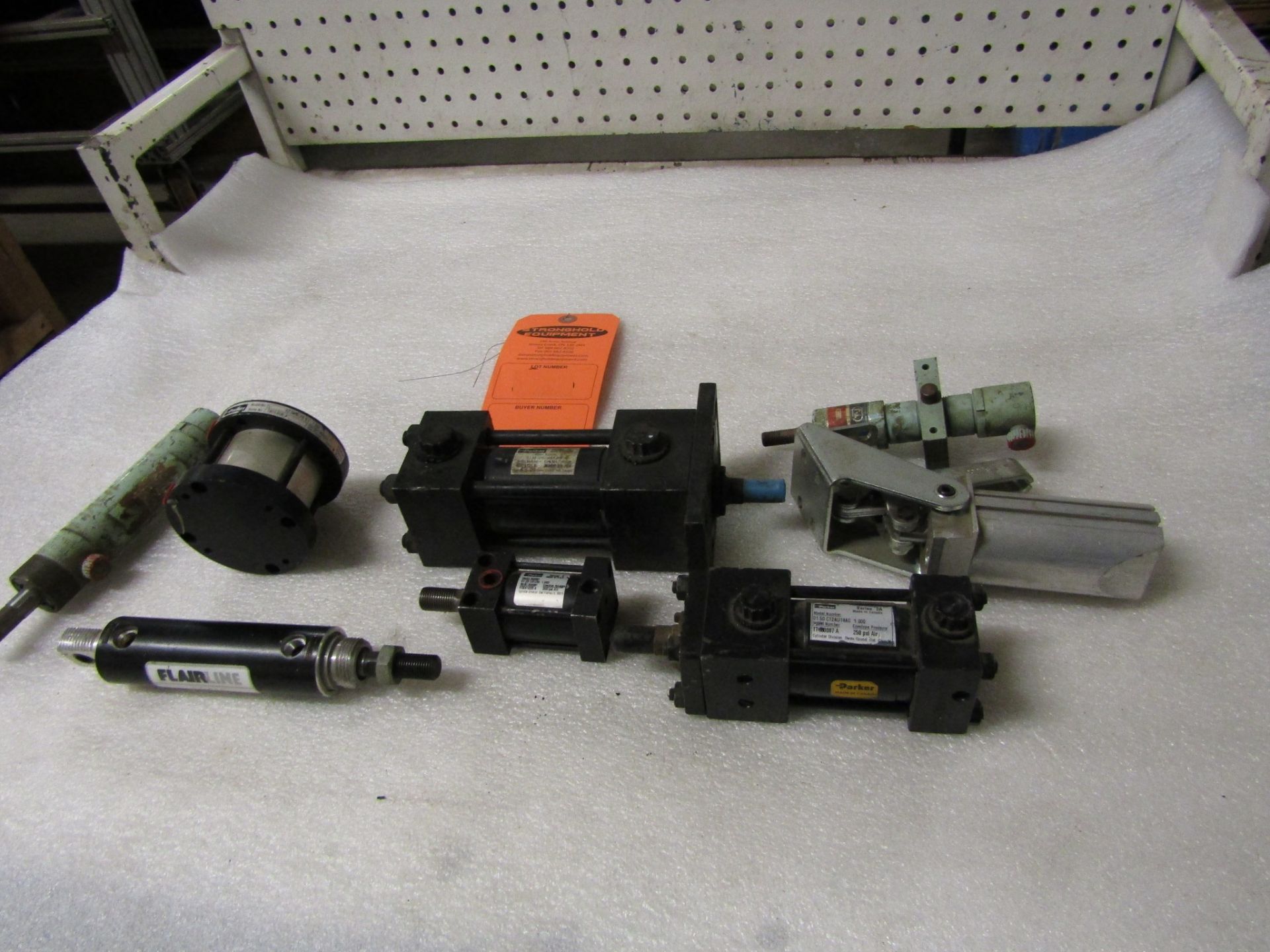 Lot of Assorted Parker Hydraulic parts & cylinders