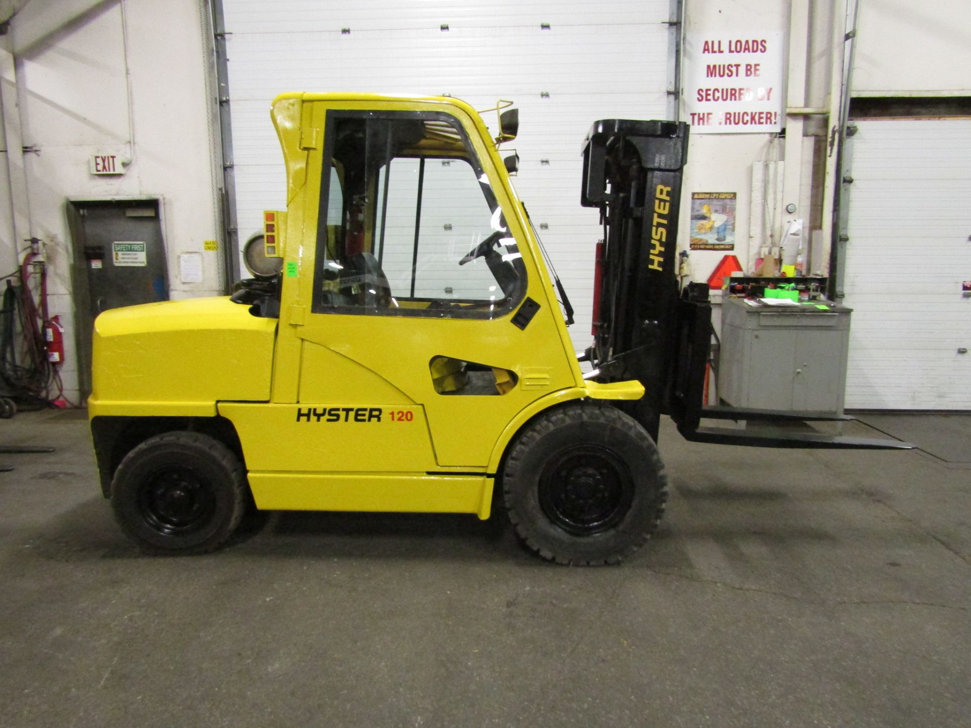 FREE CUSTOMS DOCS & 0 DUTY FEES - Hyster 12000lbs Capacity OUTDOOR Forklift with 3-stage mast