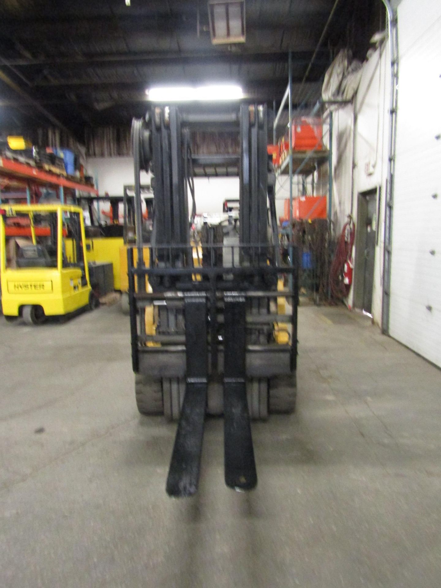 FREE CUSTOMS DOCS & 0 DUTY FEES - CAT 10000lbs Capacity Forklift LPG (propane) with fork positioner - Image 2 of 2