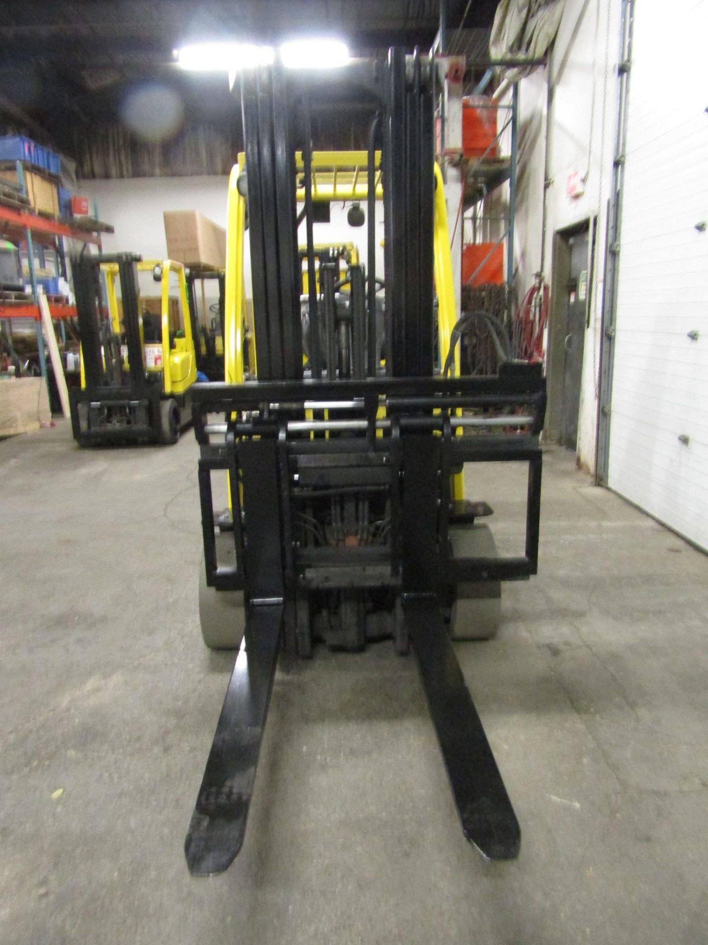 FREE CUSTOMS DOCS & 0 DUTY FEES - 2006 Hyster 6000lbs Capacity Forklift with 3-stage mast LPG - Image 2 of 2