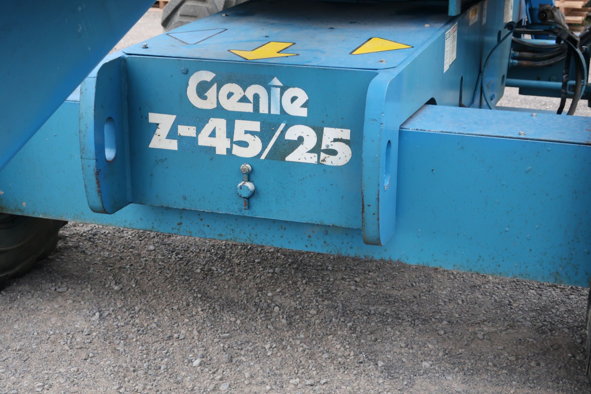 FREE CUSTOMS DOCS & 0 DUTY FEES - MINT Genie Zoom Boom 4x4 Articulating Lift model Z-45/25 45' heigh - Image 6 of 6