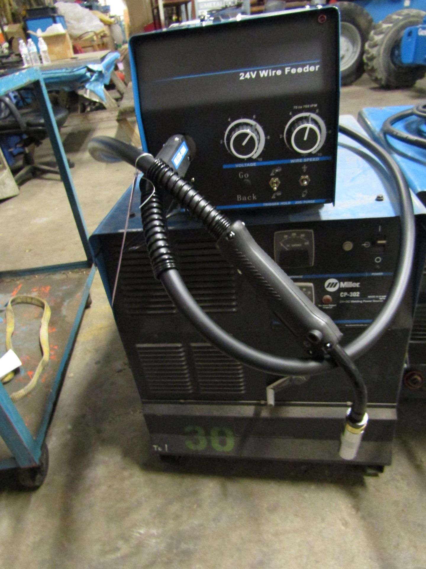 Miller CP-302 Mig Welder with MINT 4-wheel NEW wire feeder and new mig gun COMPLETE