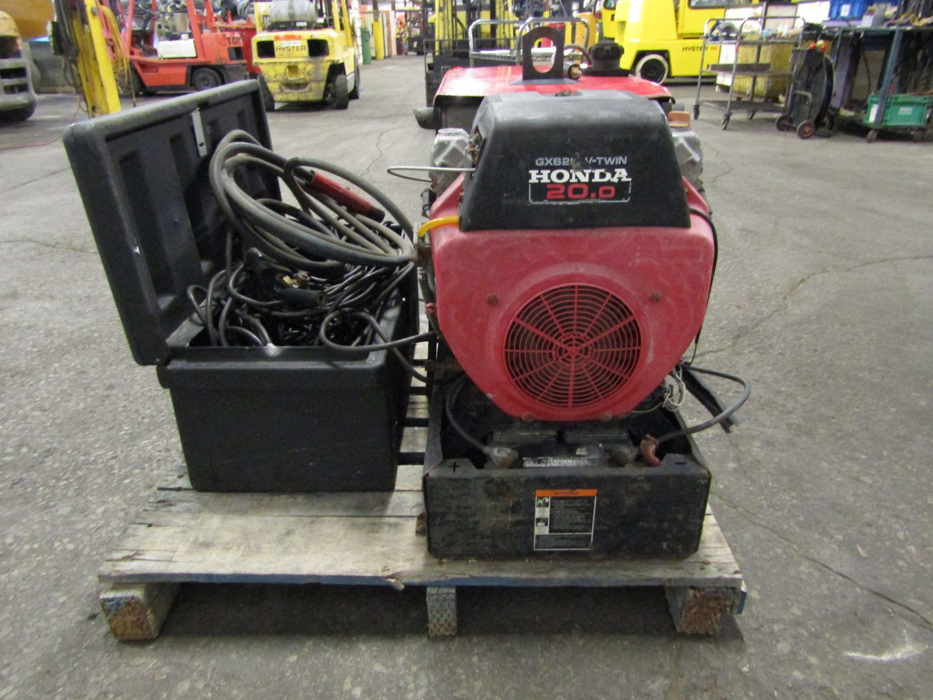 Lincoln Ranger 8 Gas Welder 20HP unit with HONDA MOTOR Stick Welder with 100 feet of wire - Image 3 of 3