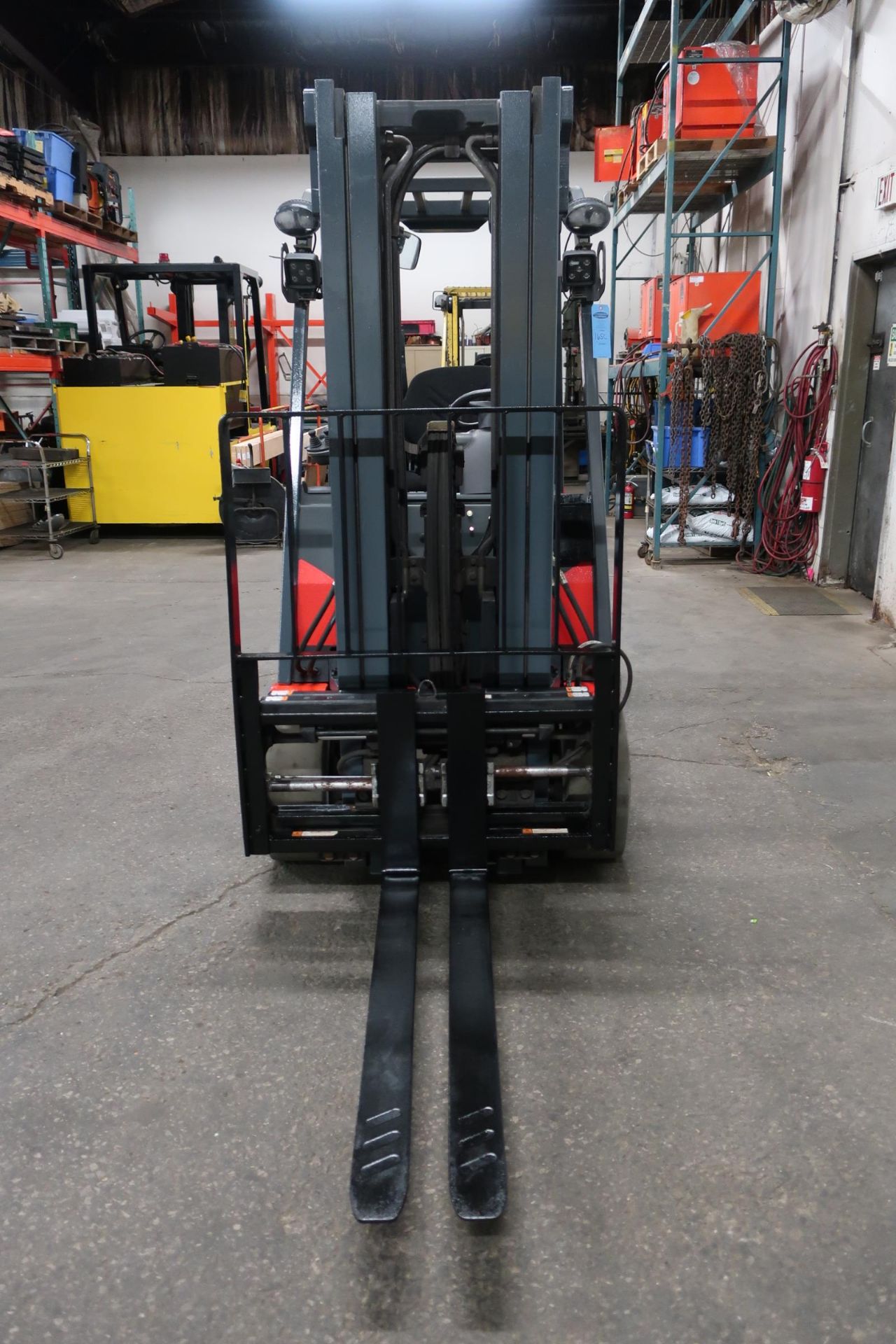 FREE CUSTOMS DOCS & 0 DUTY FEES - 2014 Linde 5250lbs Capacity Forklift with sideshift - LPG - Image 2 of 2