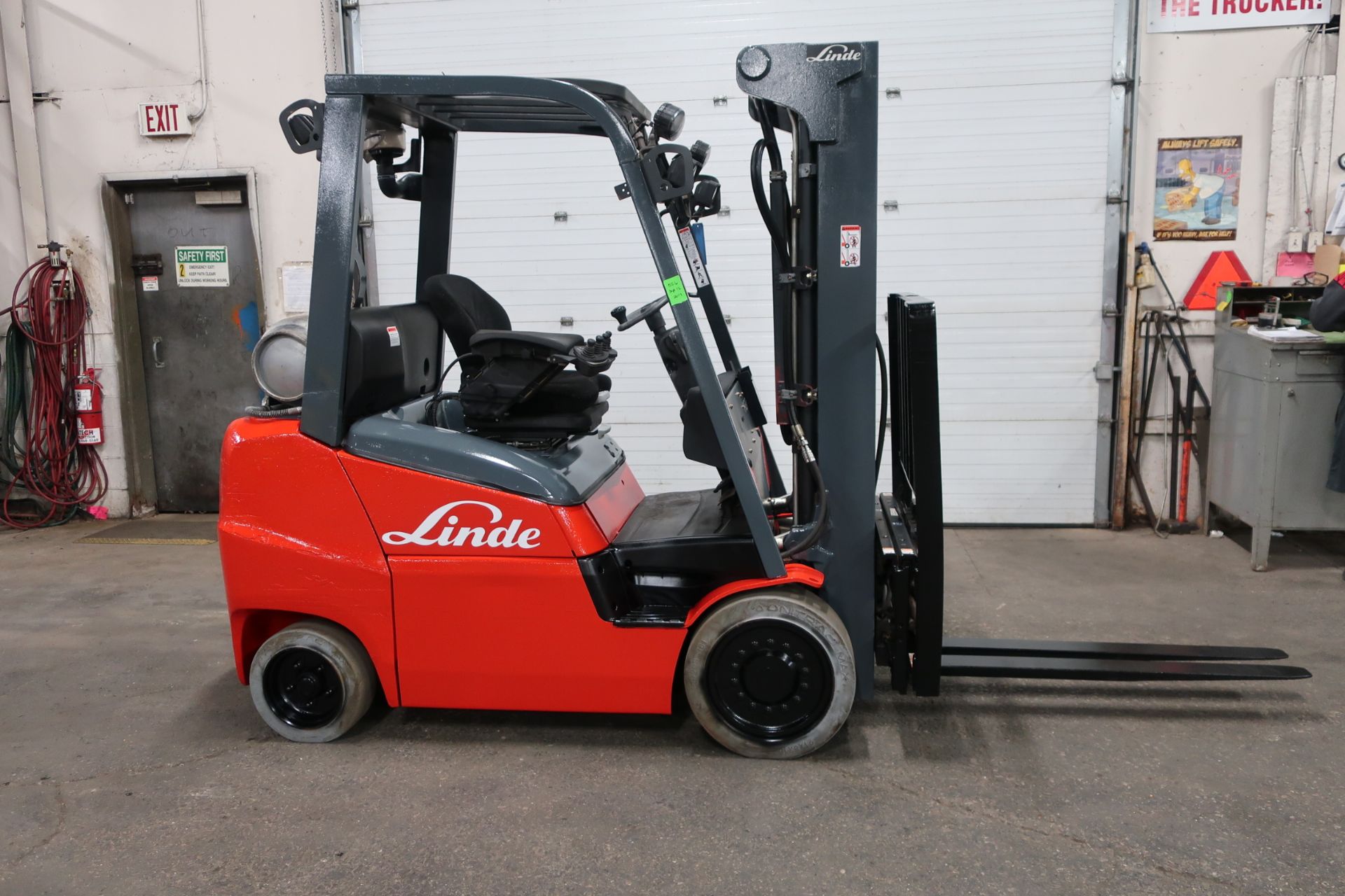 FREE CUSTOMS DOCS & 0 DUTY FEES - 2014 Linde 5250lbs Capacity Forklift with sideshift - LPG