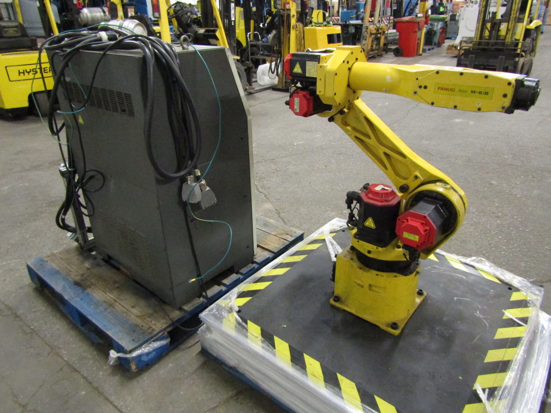 2003 Fanuc M-6IB with R-J3IB Controller Robotic System with Pendant Controller and cables MINT - Image 3 of 3