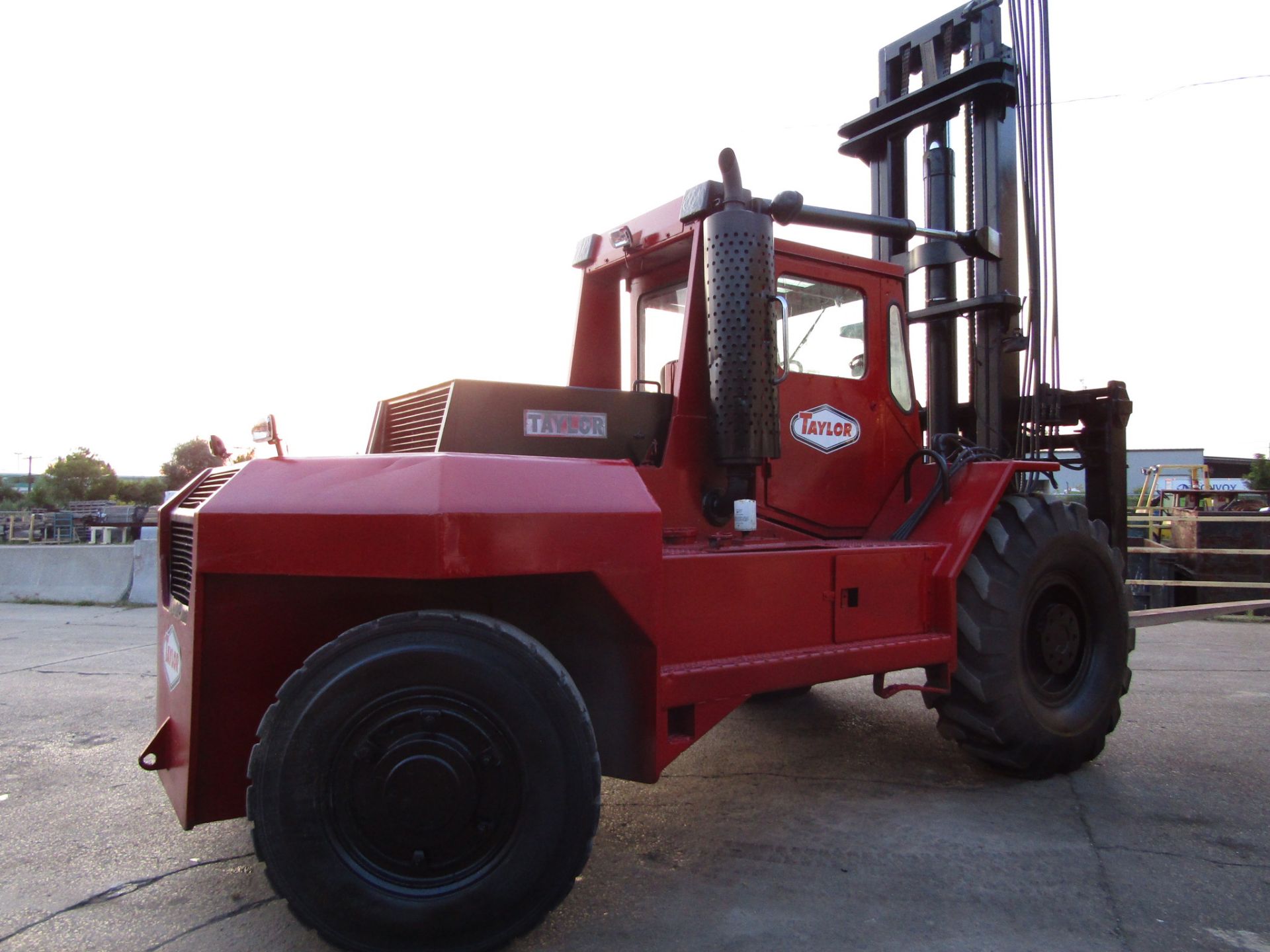 FREE CUSTOMS DOCS & 0 DUTY FEES - Taylor 22000lbs Capacity Forklift OUTDOOR Diesel Powered - Image 4 of 4
