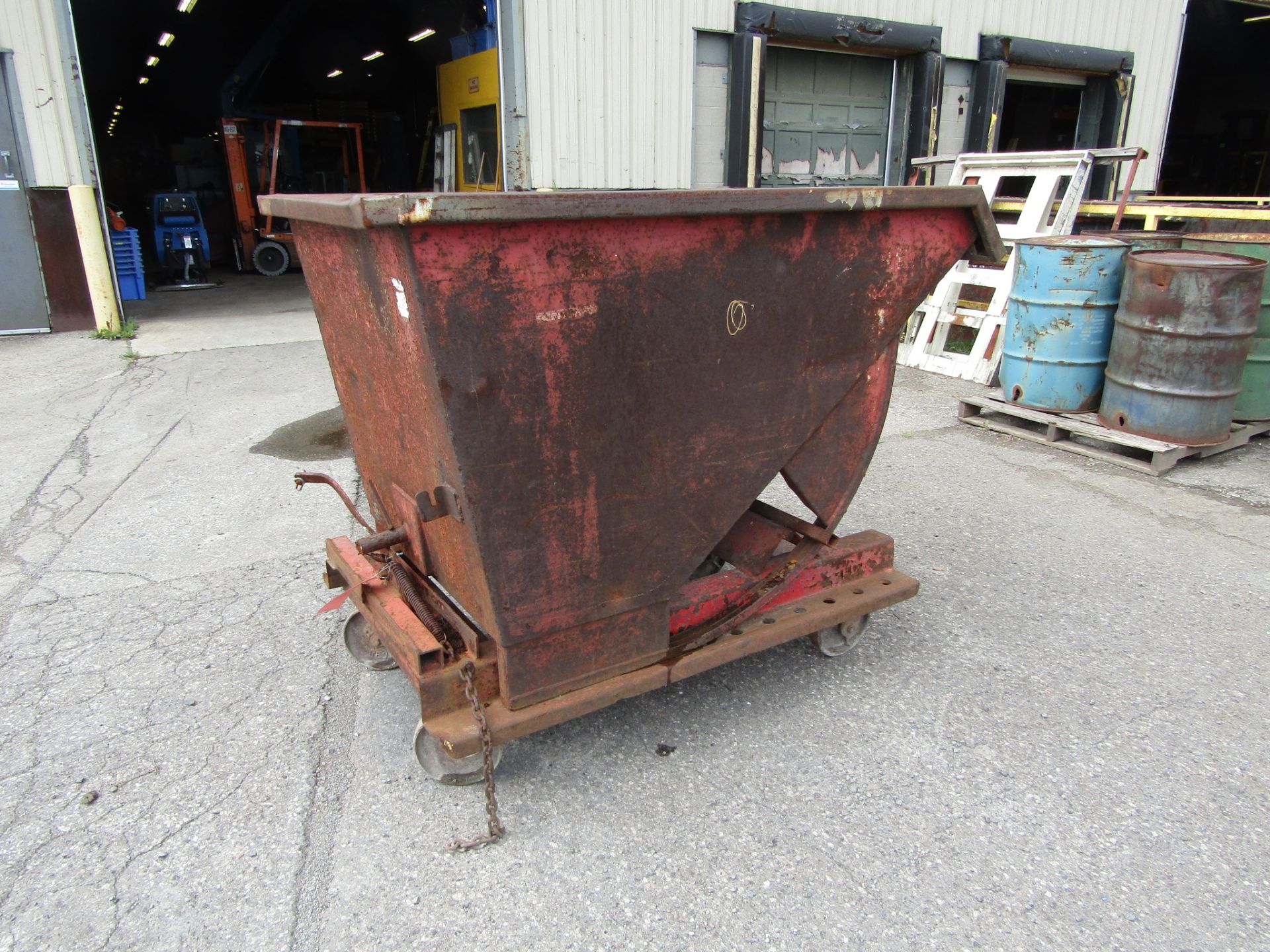 Dump Hopper / Tipster Bin on wheels