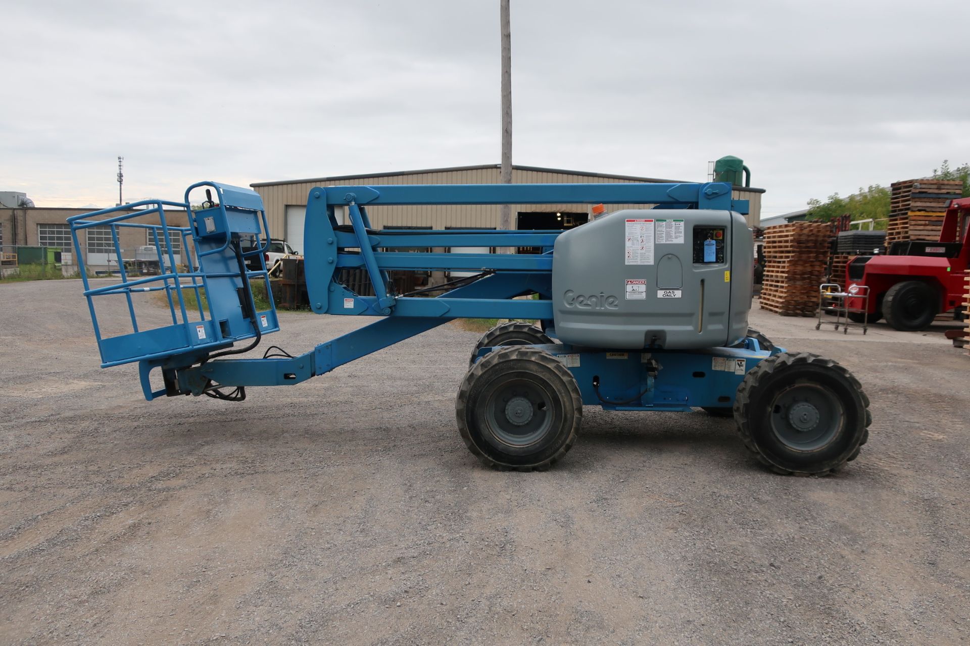 MINT Genie Zoom Boom 4x4 Articulating Lift model Z-45/25 45' height DIESEL UNIT LOW HOURS with non-