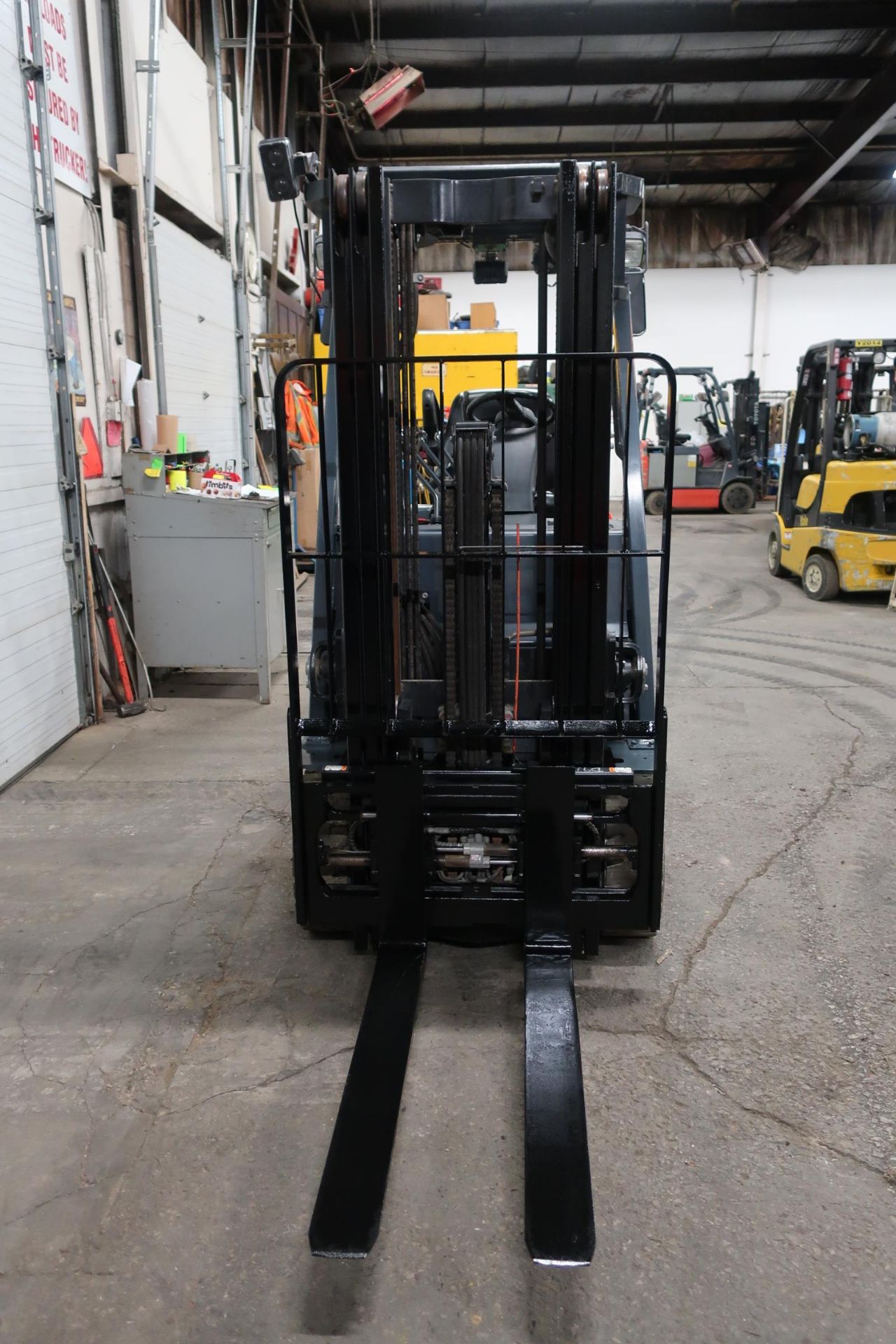 FREE CUSTOMS - 2014 Toyota 5000lbs Capacity Electric Forklift with sideshift and 3-stage mast - Image 2 of 2