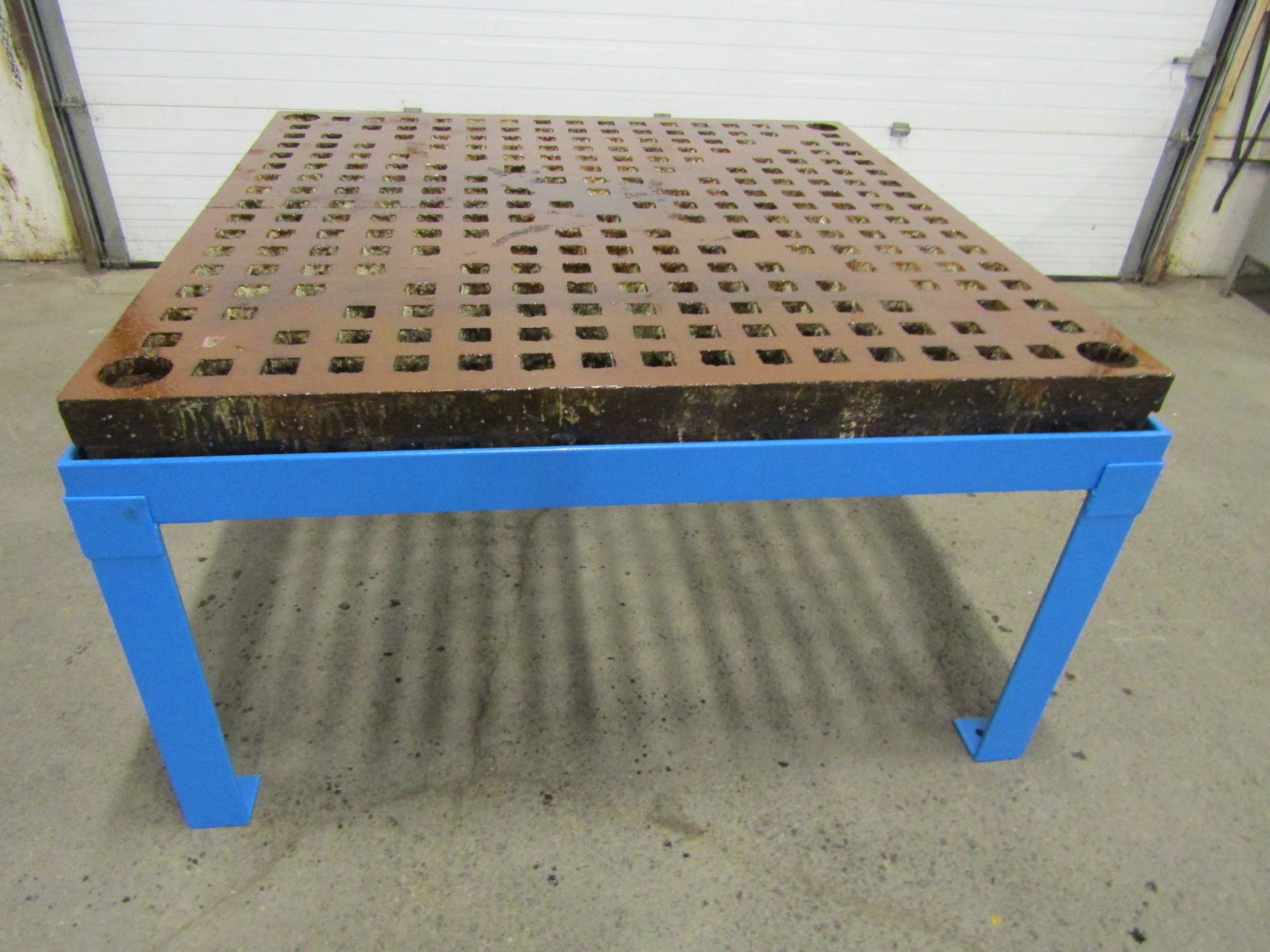 MINT Acorn Welding Table - 5' x 5' / 60" x 60" with table stand