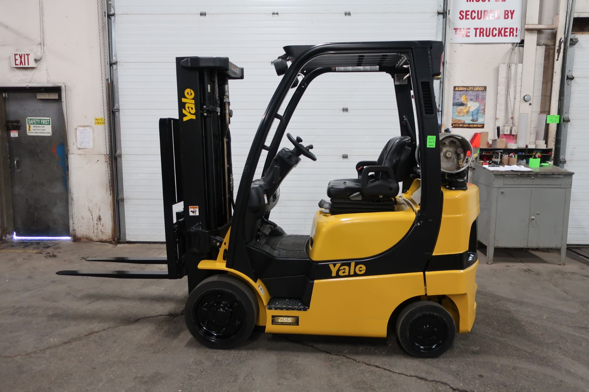 FREE CUSTOMS - 2012 Yale 5000lbs Capacity Forklift with 3-stage mast - LPG (propane) with