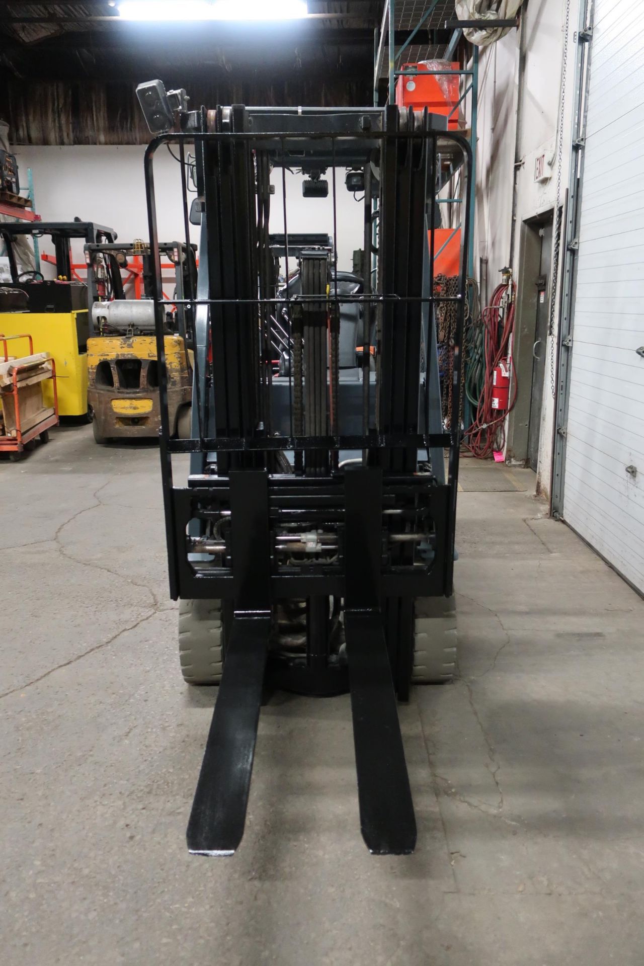 FREE CUSTOMS - 2014 Toyota 5000lbs Capacity Electric Forklift with sideshift and fork positioner and - Image 2 of 2