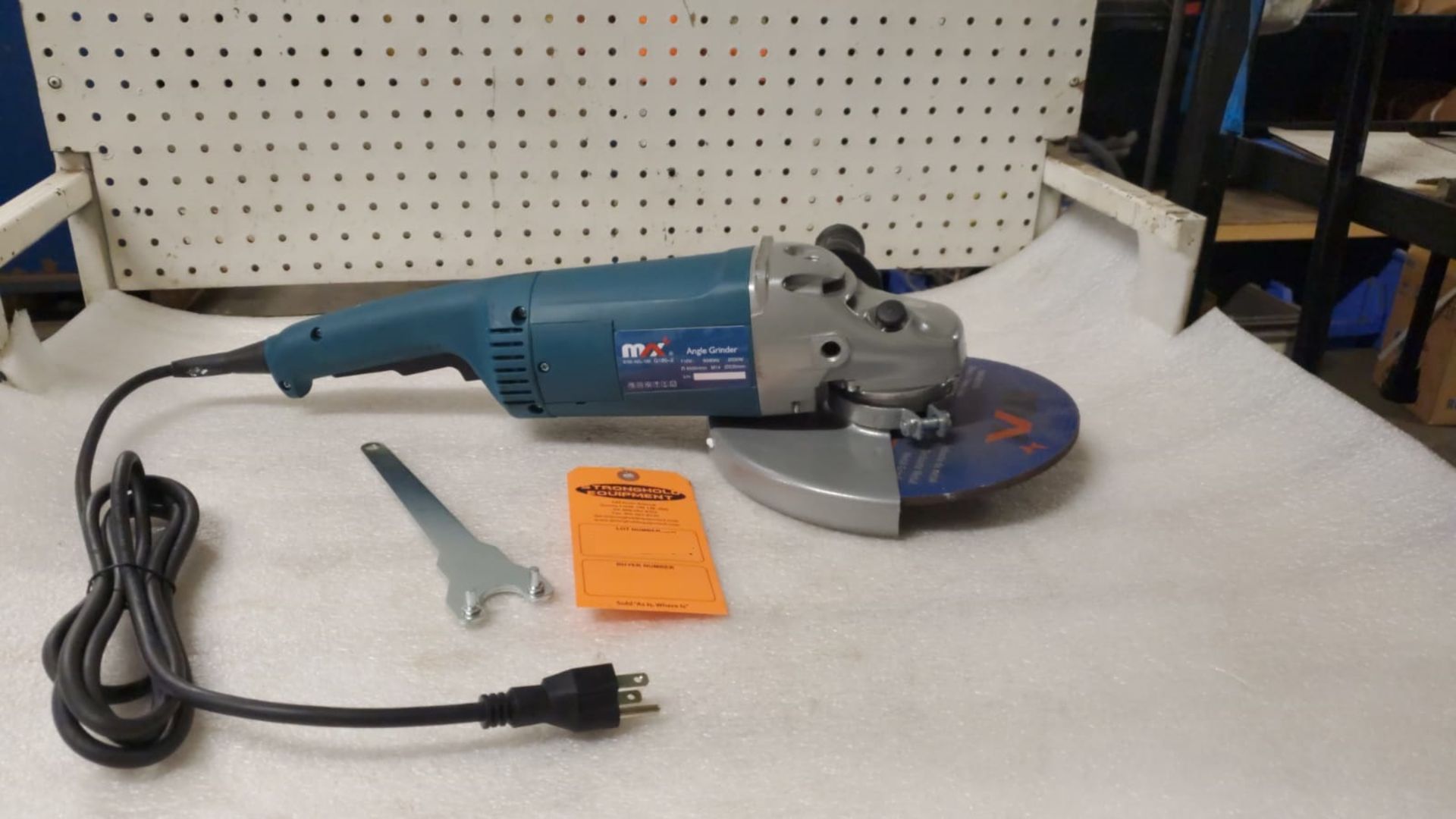 BRAND NEW Max 9" Angle Grinder model G180