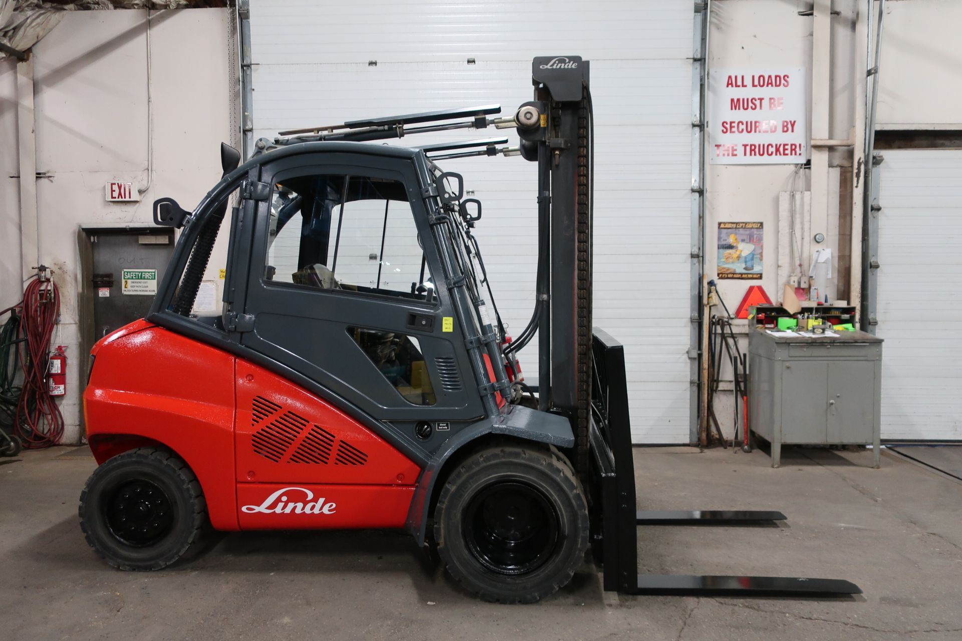 FREE CUSTOMS - Linde 9100lbs Capacity OUTDOOR Forklift with Dual Front tires and sideshift -