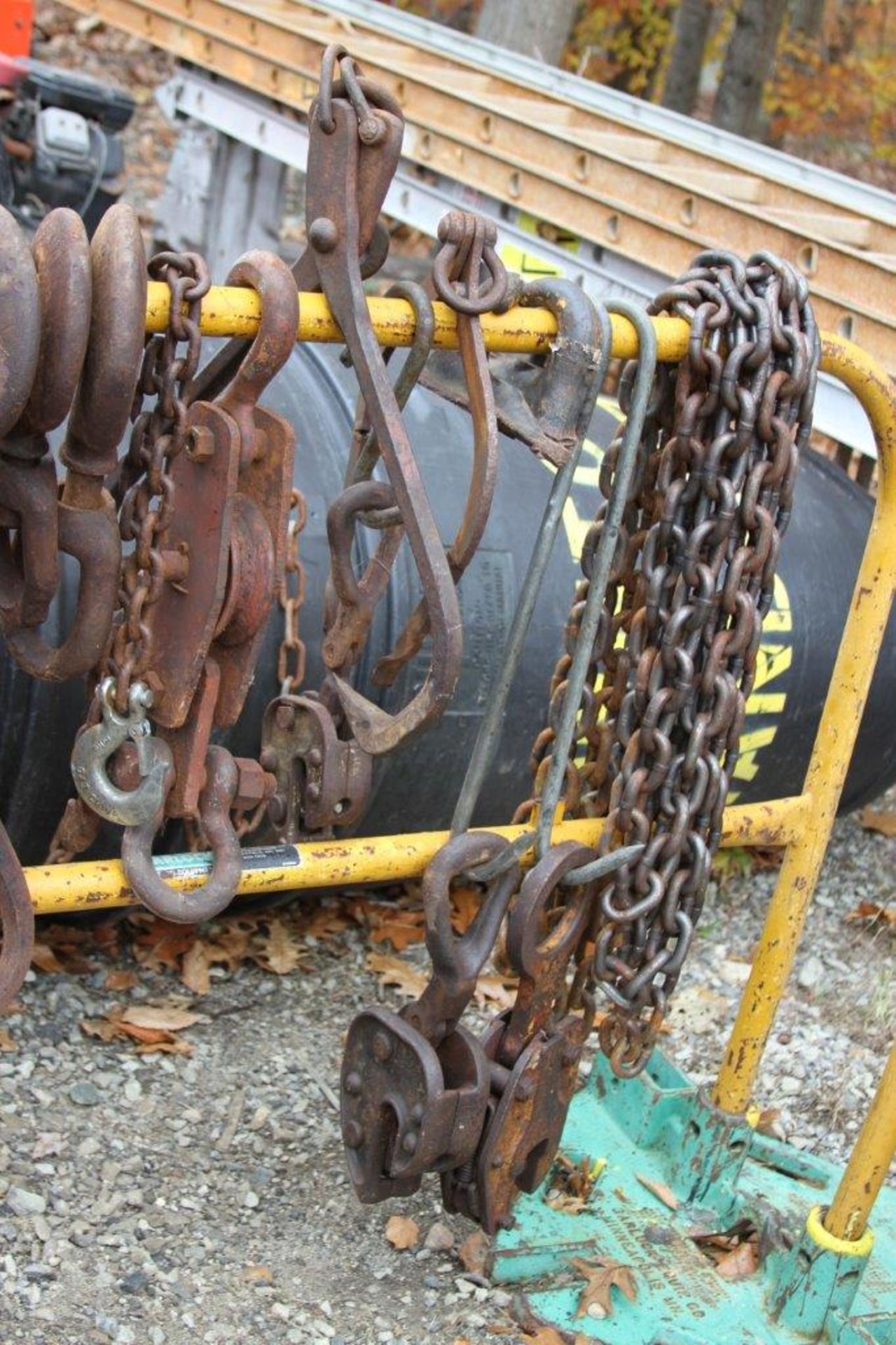 Chains, Grapples and Clamps 17 Assorted, NOT including rail - Image 3 of 3