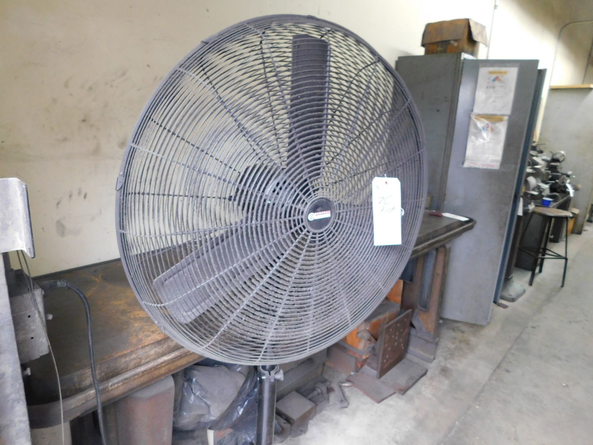 27" Pedestal Fan