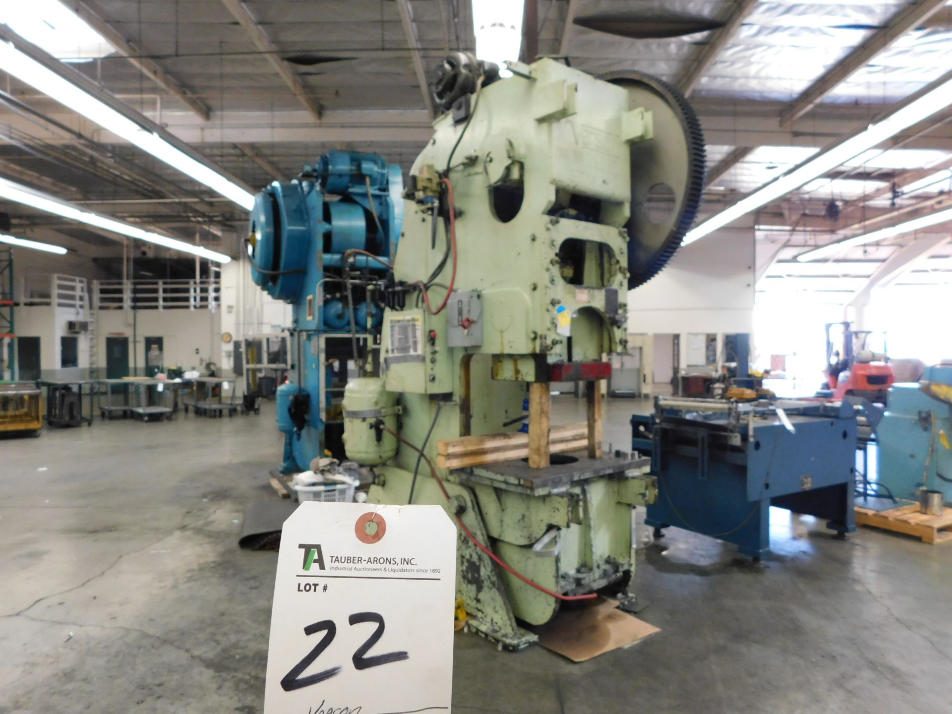 Verson No. 7 ½, 100-Ton OBI Punch Press w/ 8"