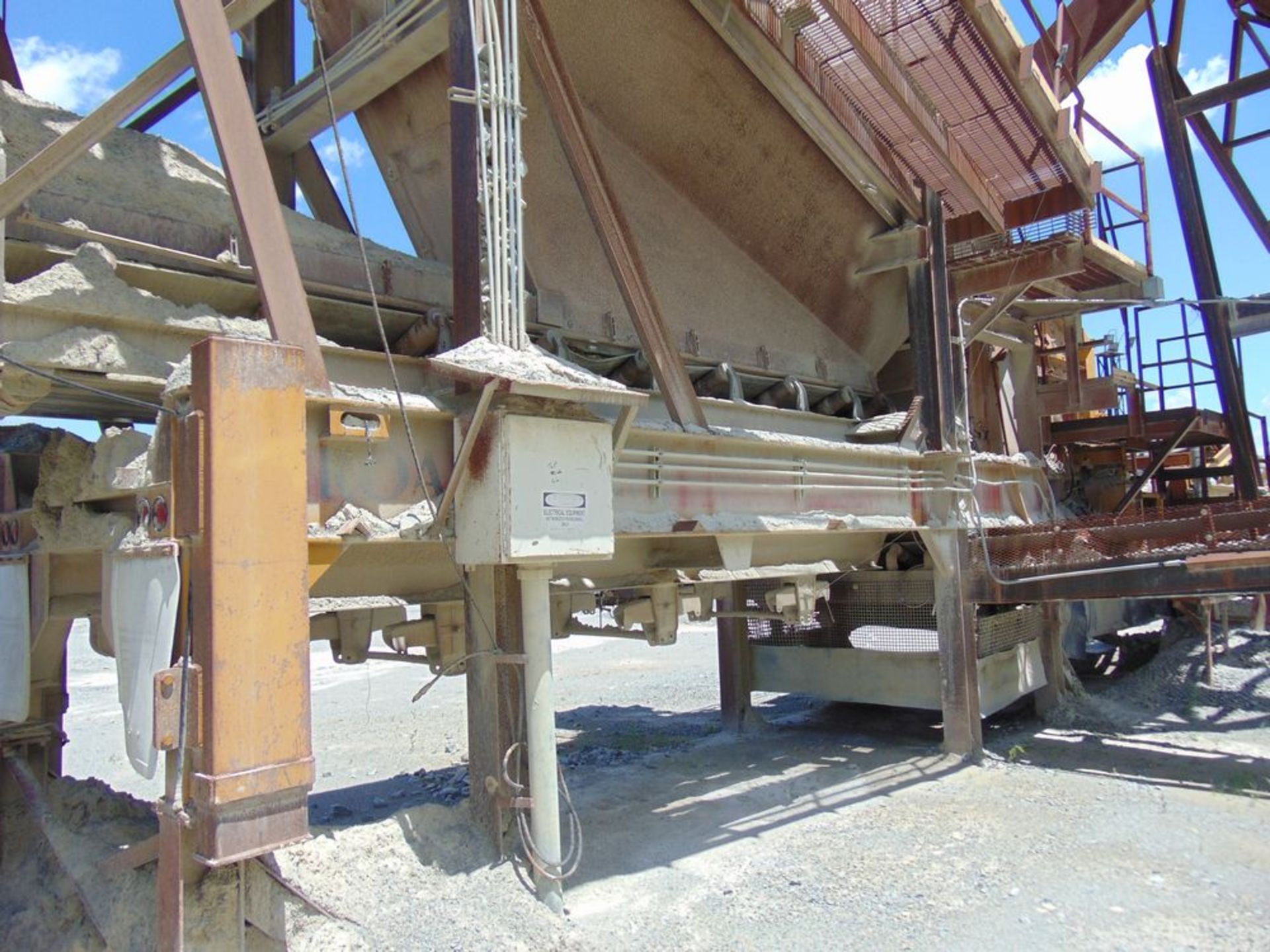 Under Screen Hopper Conveyor - Image 3 of 3