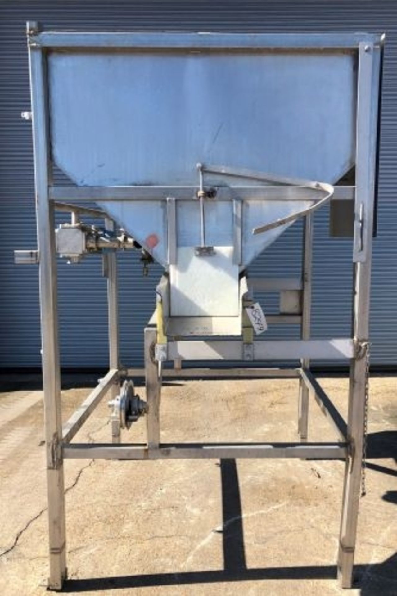 10” wide x 65” long stainless steel distribution shaker with hopper - Image 2 of 5