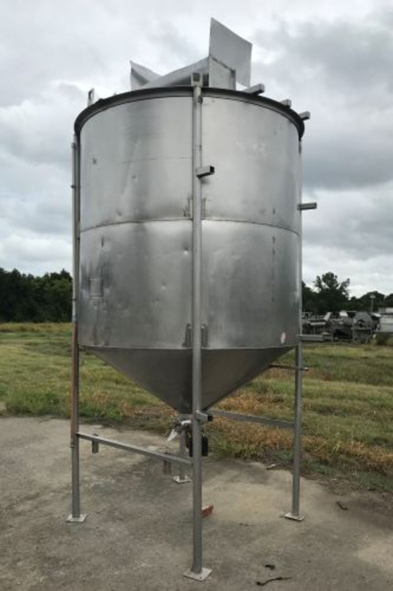 950 gallon stainless steel tank - Image 2 of 5