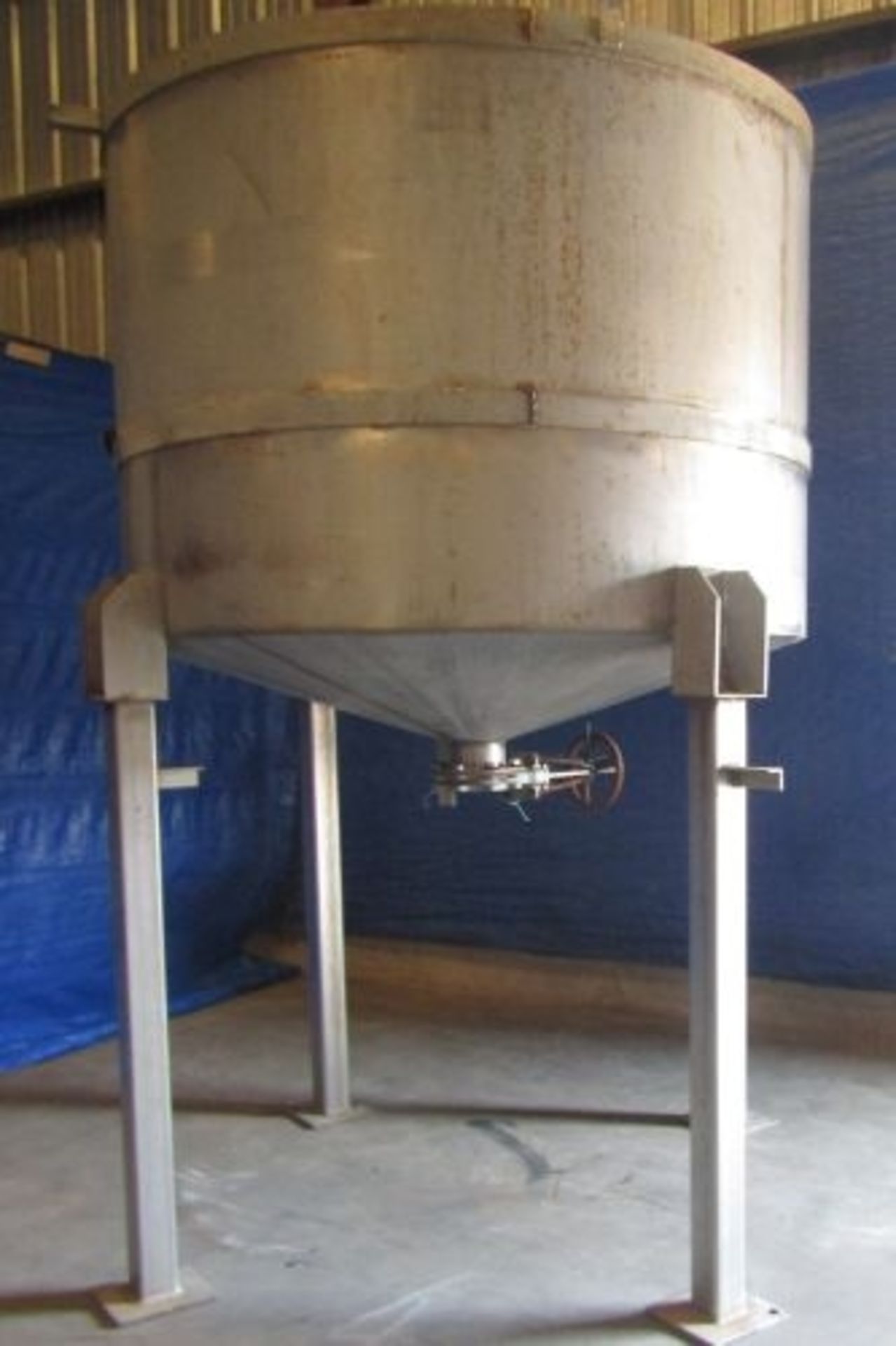 1000 gallon stainless steel tank