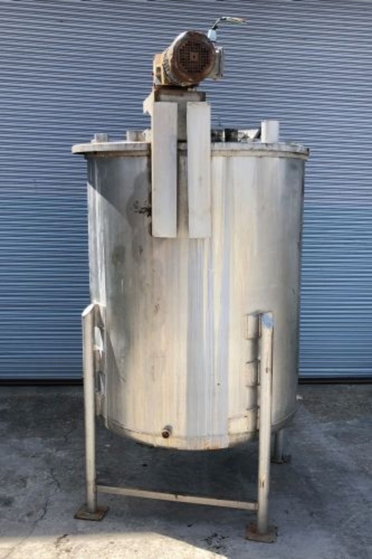 400 gallon stainless steel tank with mixer - Image 2 of 5