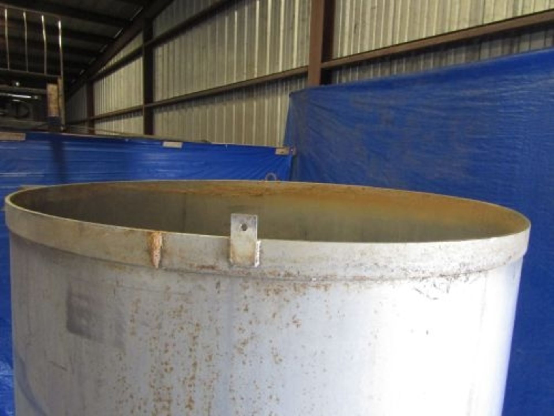 1000 gallon stainless steel tank - Image 2 of 3