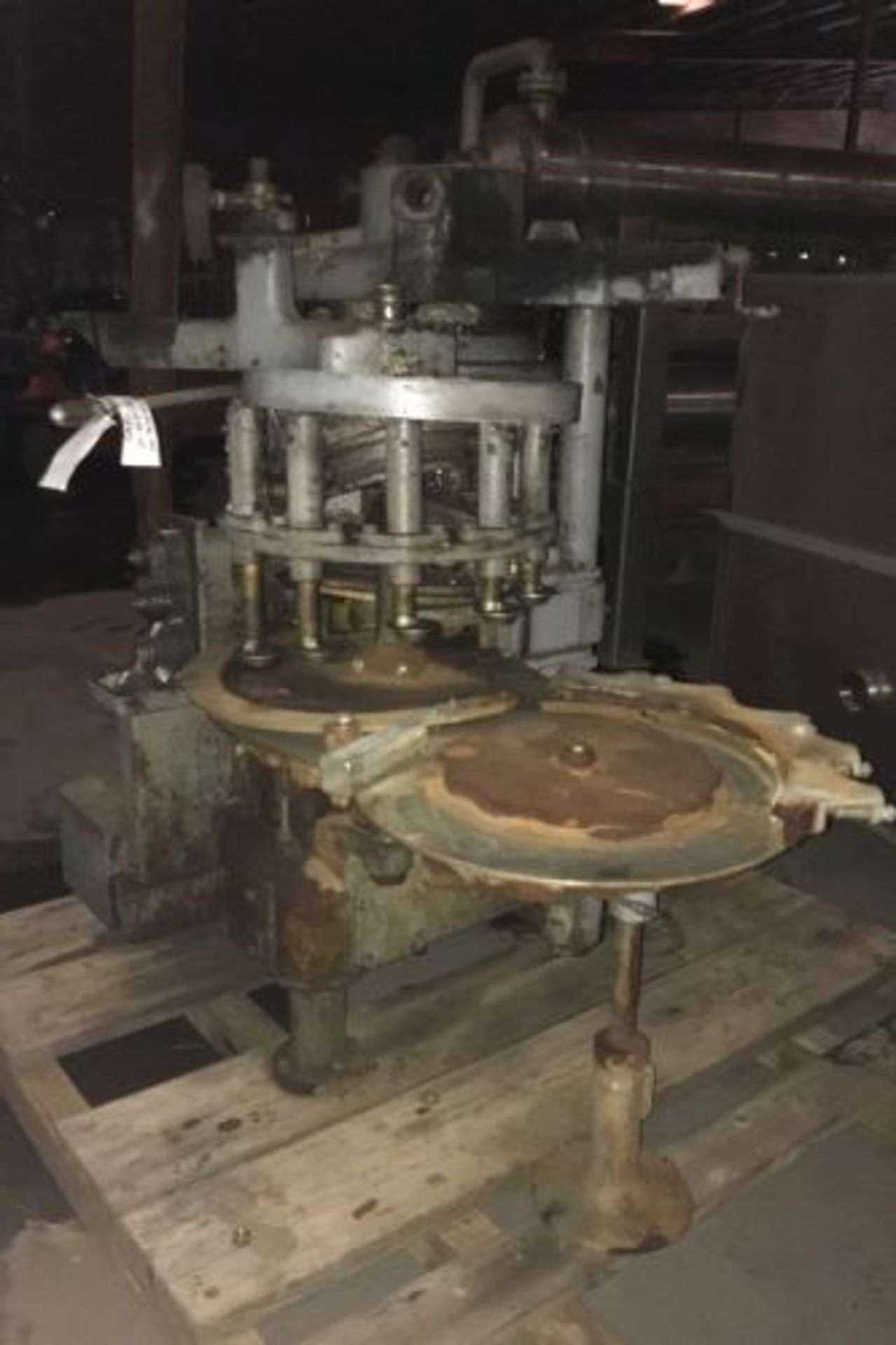 Angelus model 40P four head can closing machine - Image 3 of 12