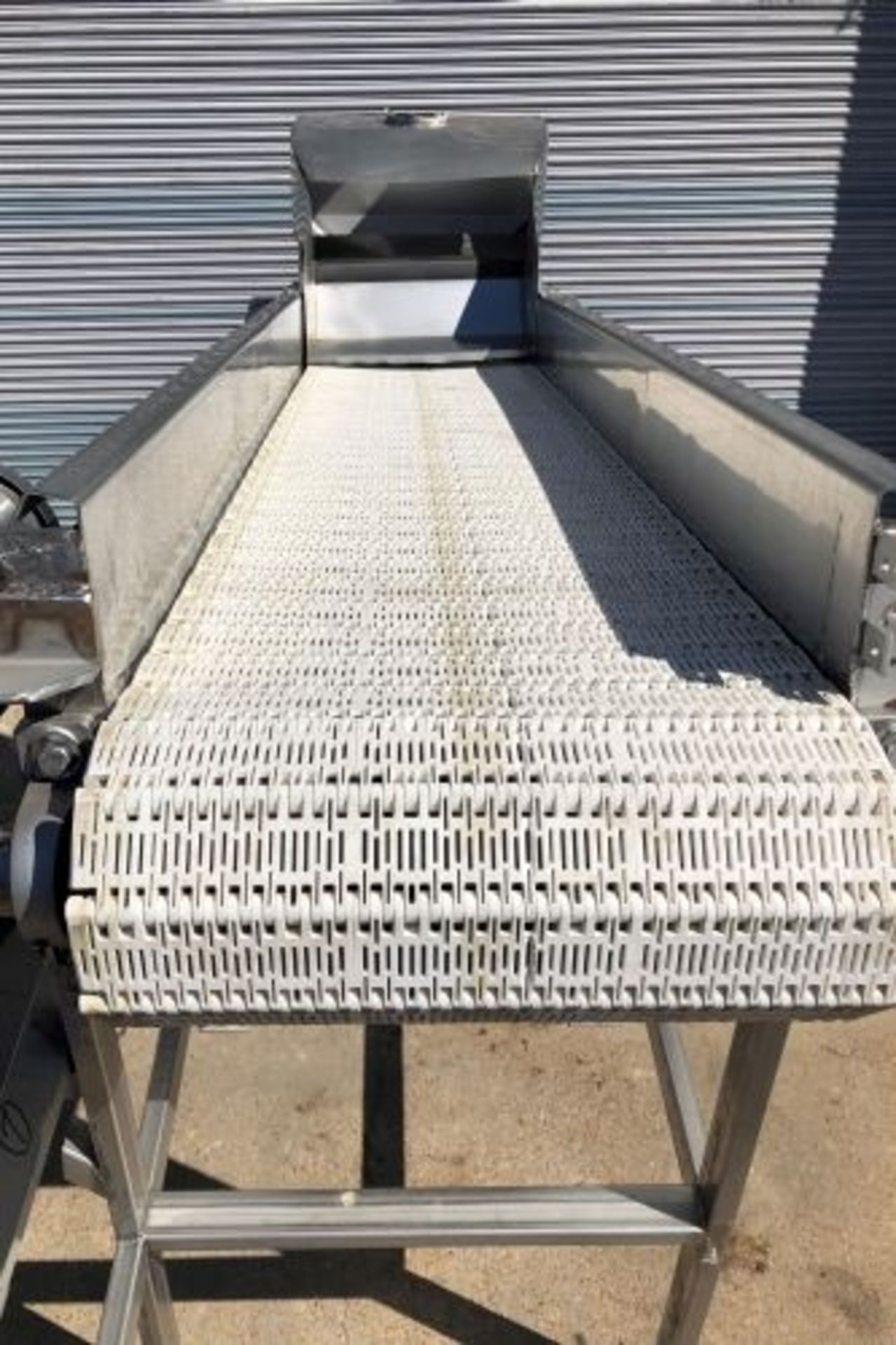 18" wide x 84" long stainless steel dewatering conveyor with recirculation tank - Image 5 of 6