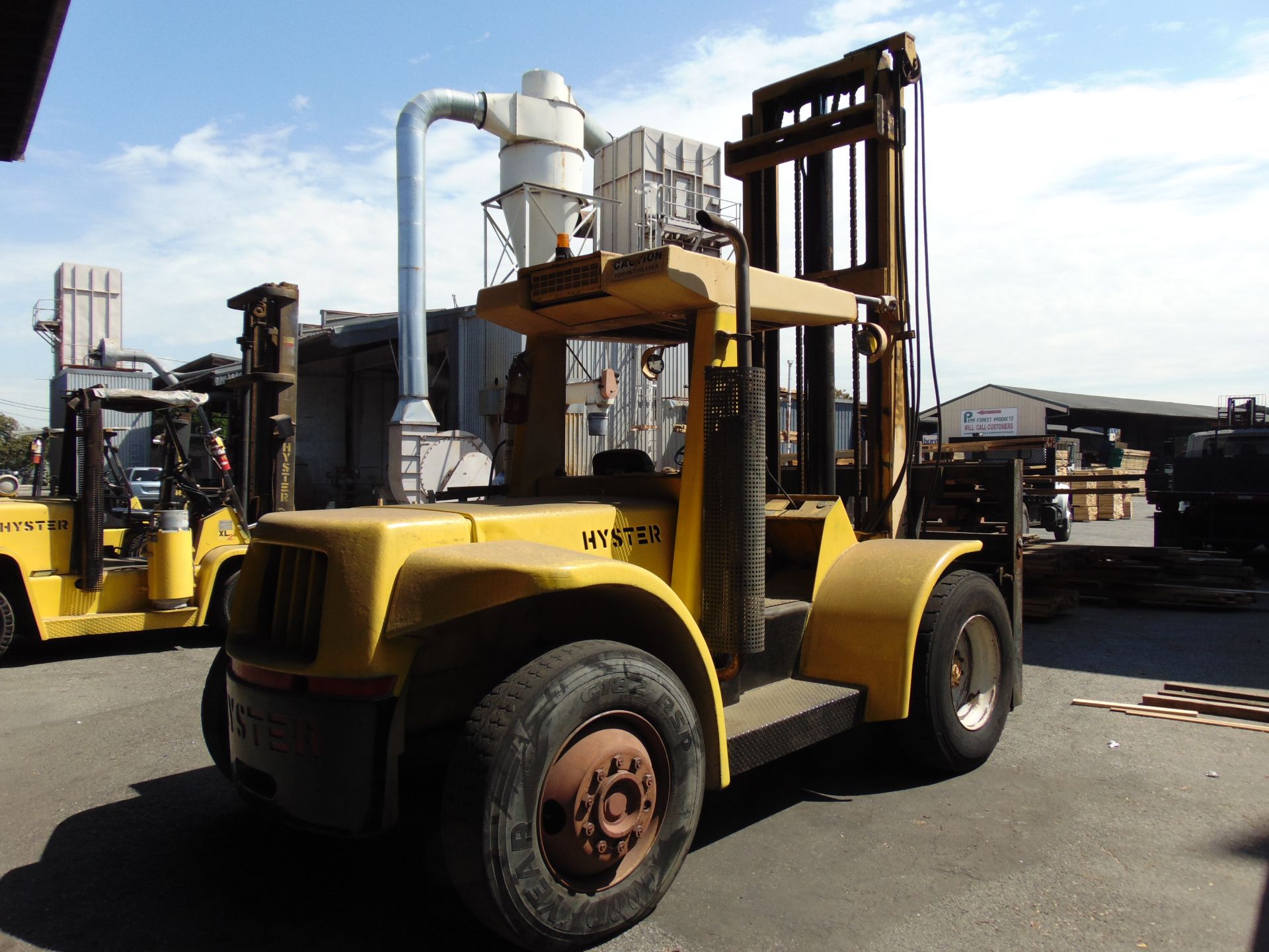 Hyster mod. H180H, 18,000lb. LPG Forklift, 212" 2-Stage Mast w/ 60" Forks, Sideshift & Pneumatic - Image 5 of 6