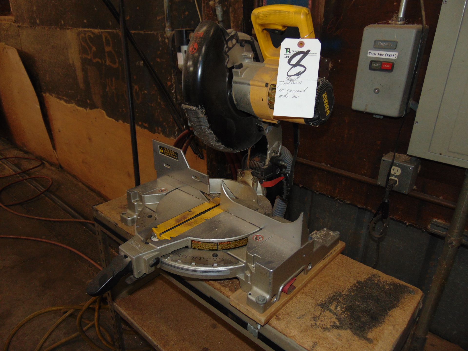 Dewalt mod. D00713, 10" Compound Miter Saw