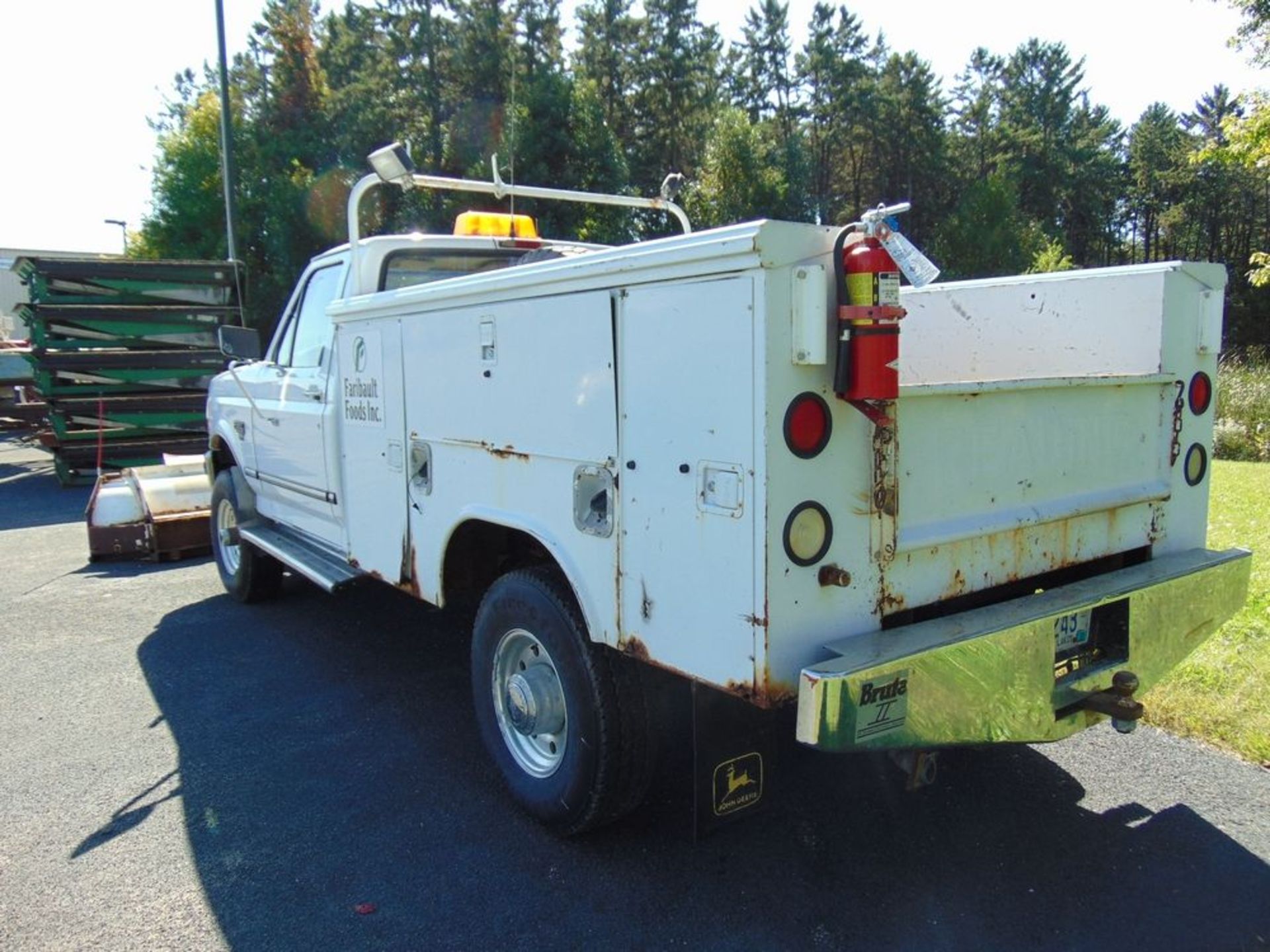 (1997) Ford mod.. F-350XLT Utility Truck w/ Plow 4x4, Miles: 98,792; Lic: E1243; - Image 2 of 5