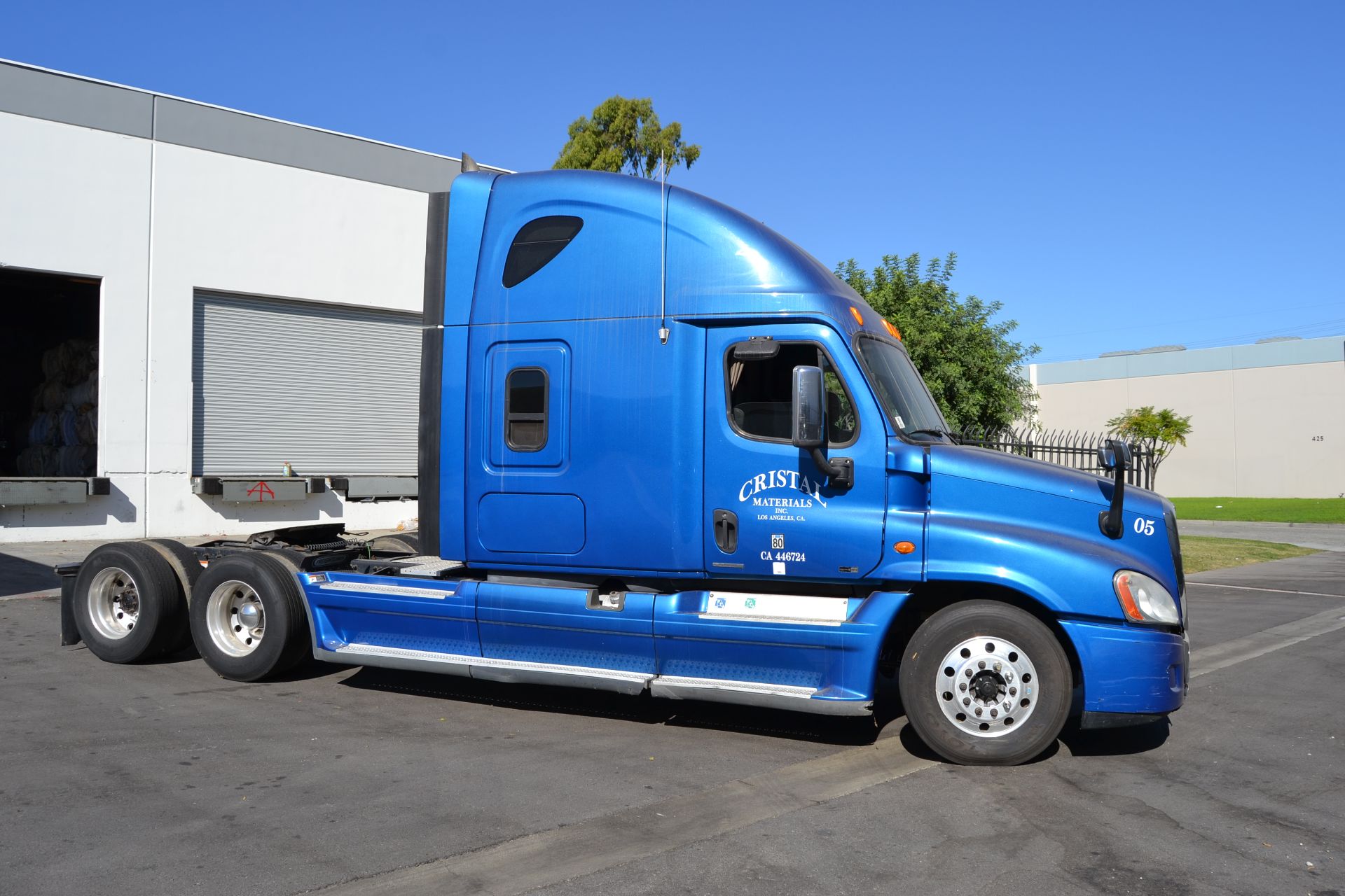 (2011) Freightliner Cascadia DD15, 3-Axle